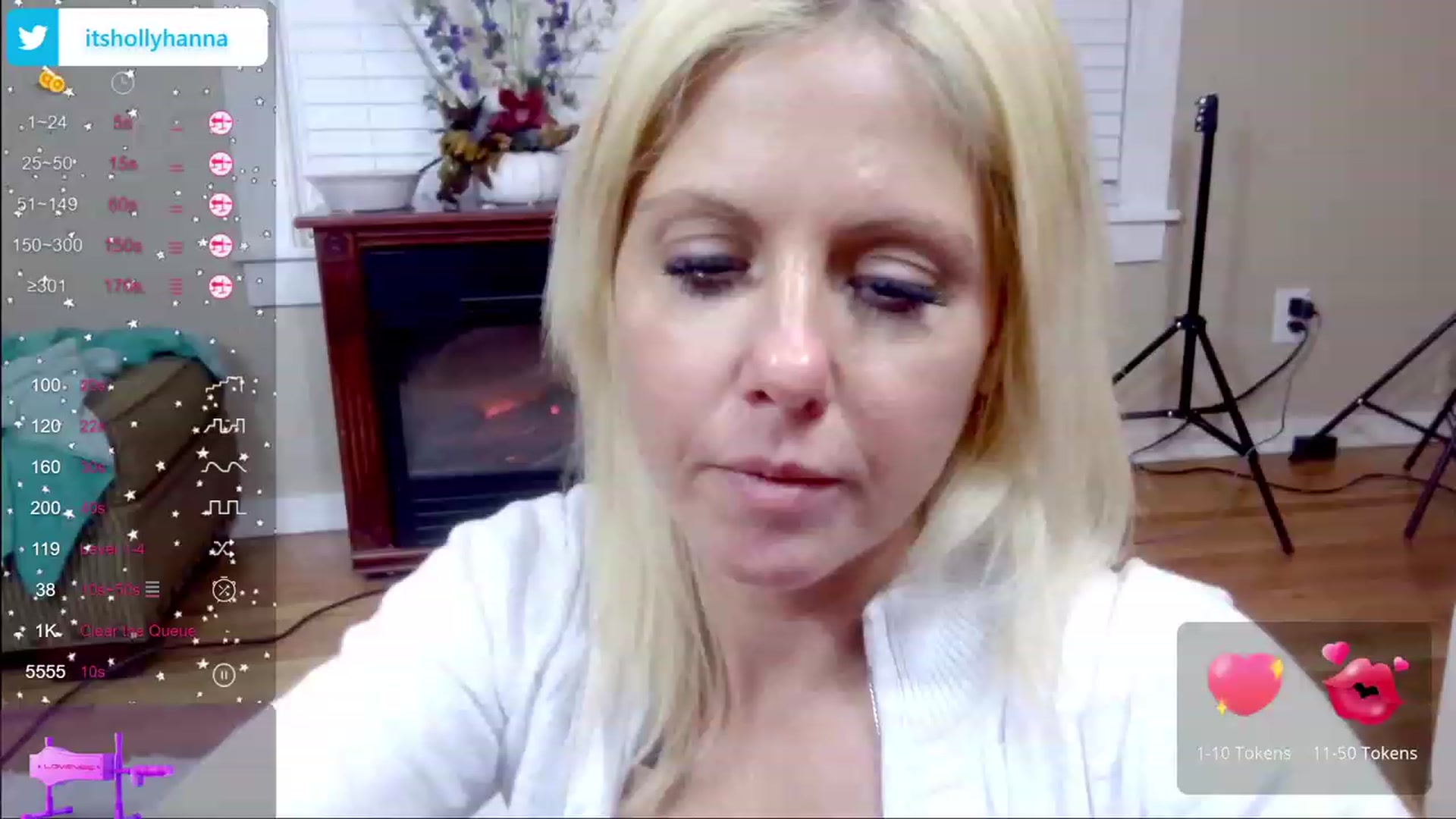 Gallery image thumbnail from HollyHanna's myfreecams stream on, 11/22/2023, 04:35 image 10 of 20