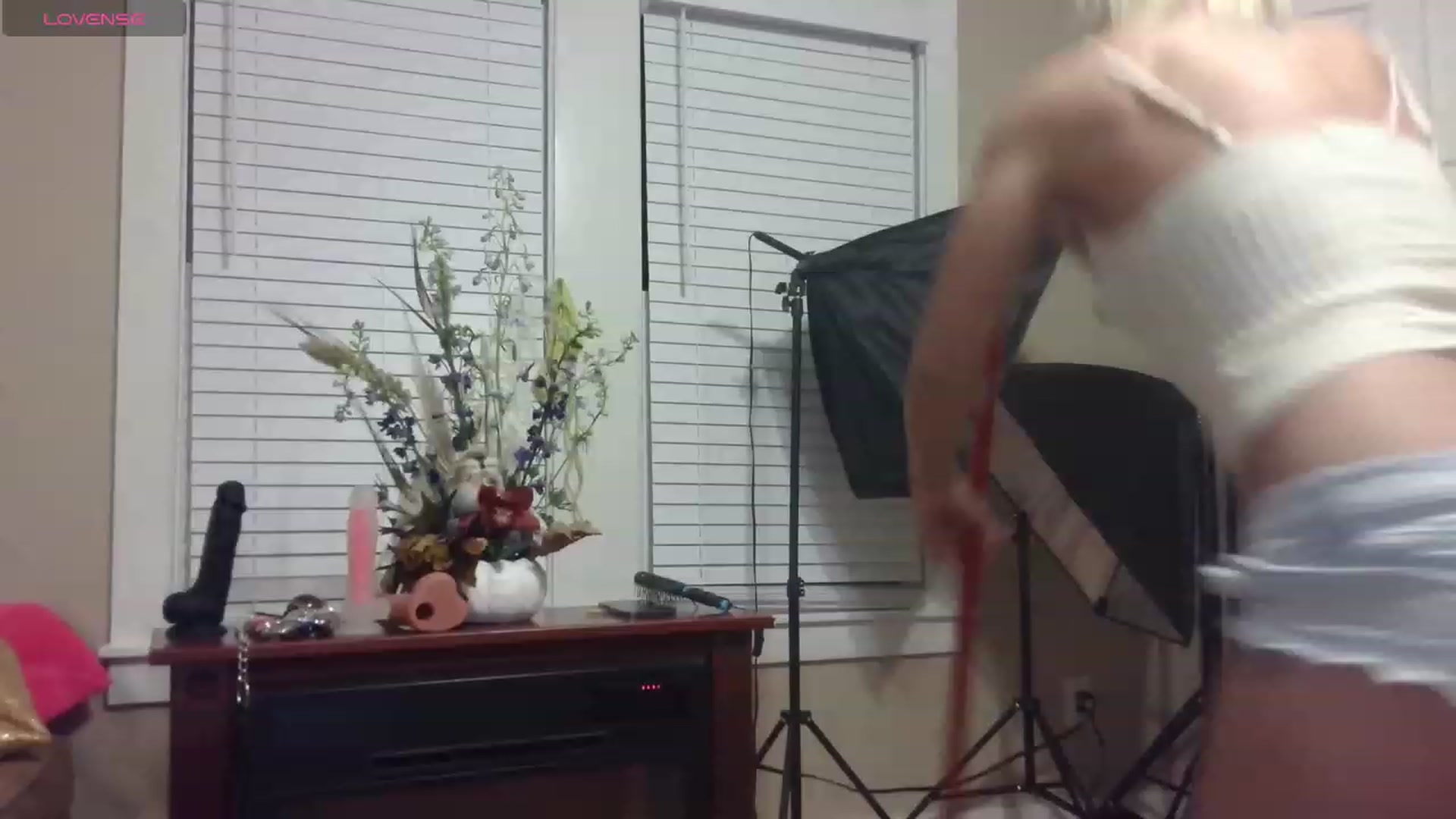 Gallery image thumbnail from HollyHanna's myfreecams stream on, 11/25/2023, 04:00 image 19 of 20