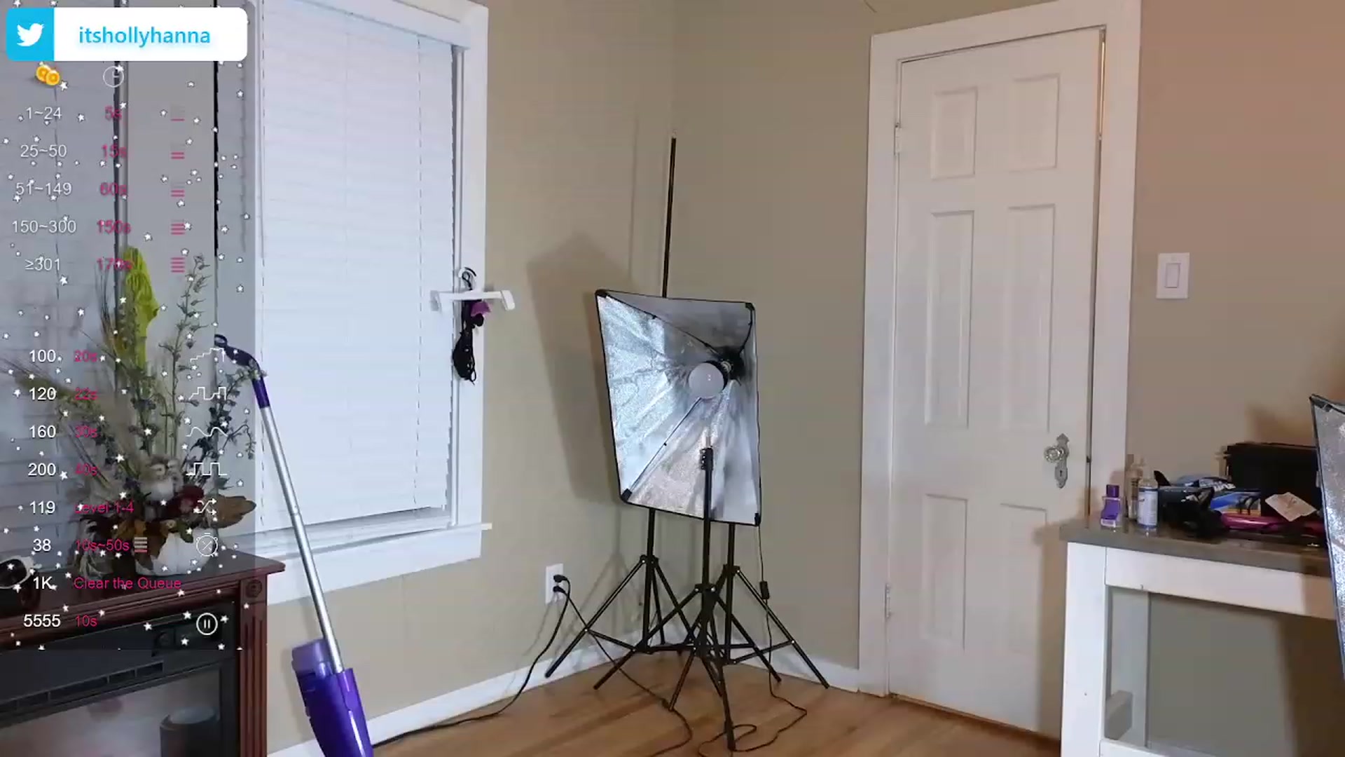 Gallery image thumbnail from HollyHanna's myfreecams stream on, 11/29/2023, 03:15 image 15 of 20
