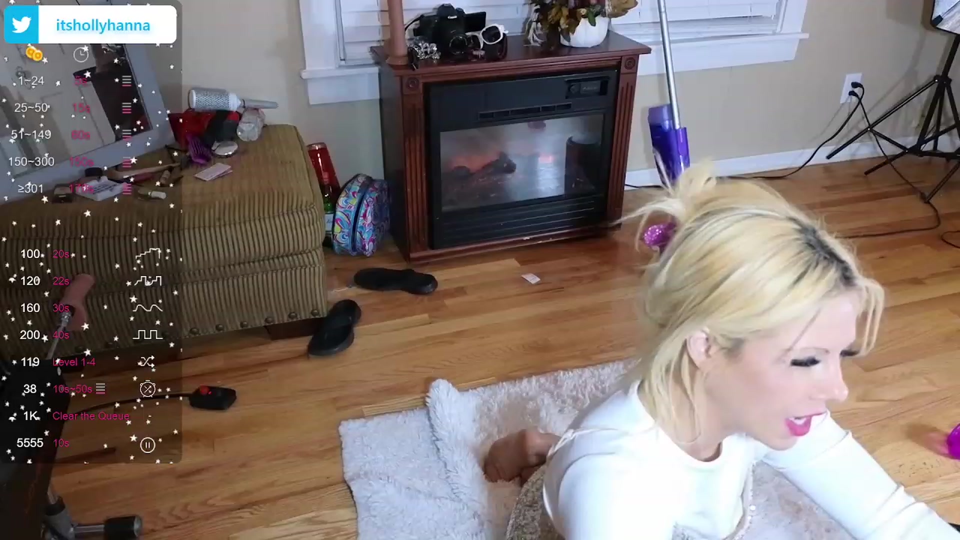 Gallery image thumbnail from HollyHanna's myfreecams stream on, 11/29/2023, 03:15 image 16 of 20