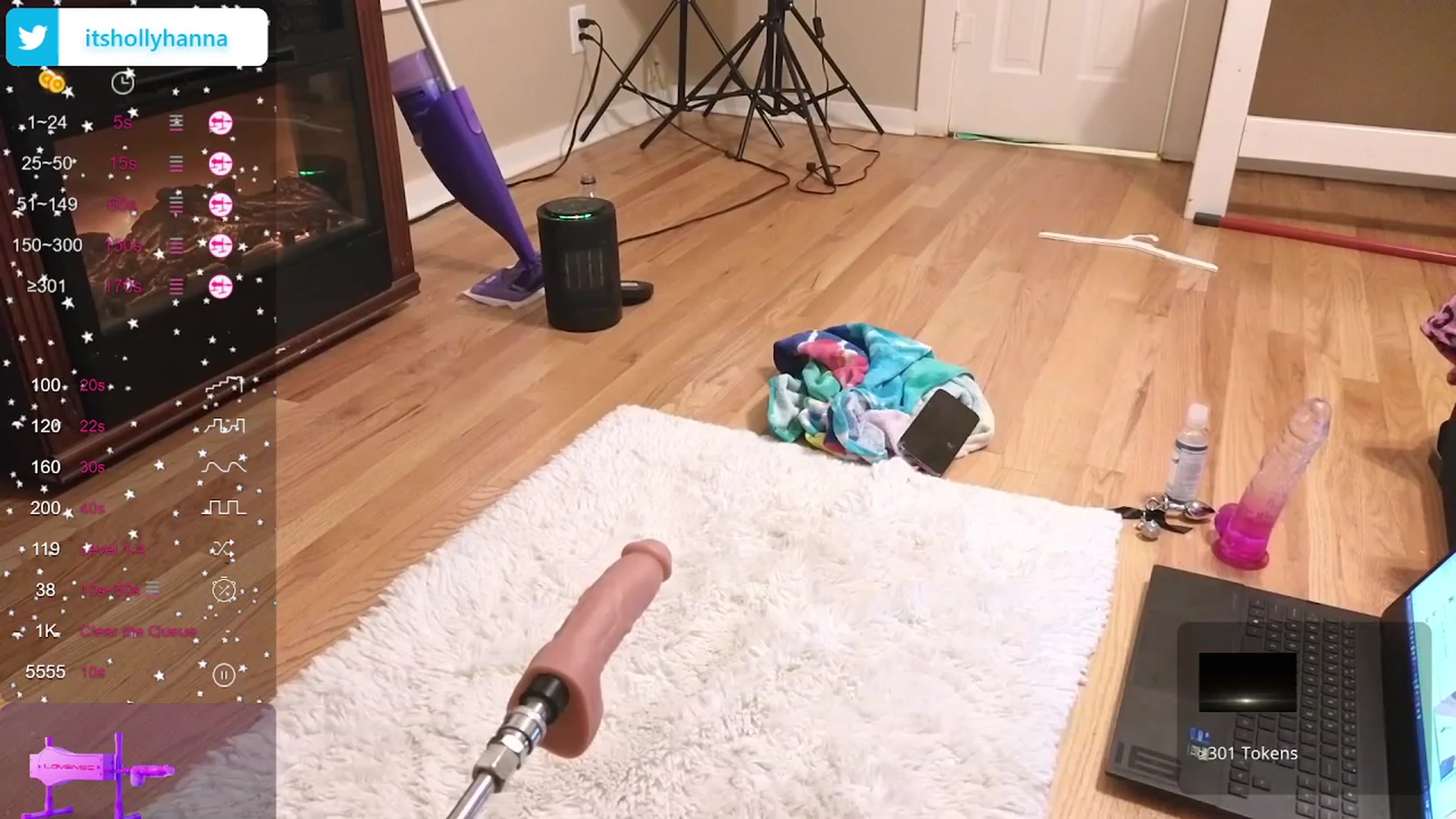 Gallery image thumbnail from HollyHanna's myfreecams stream on, 11/29/2023, 07:46 image 13 of 20