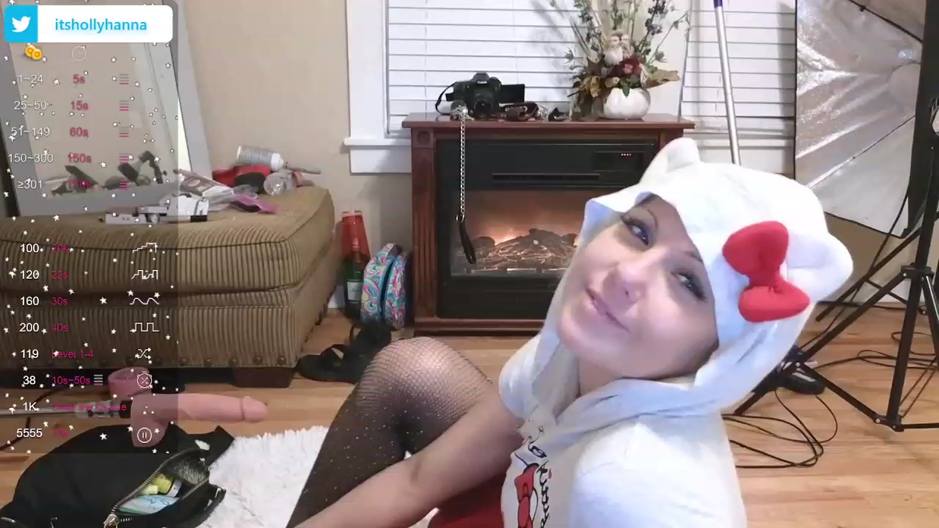 Gallery image thumbnail from HollyHanna's myfreecams stream on, 11/30/2023, 02:19 image 1 of 20