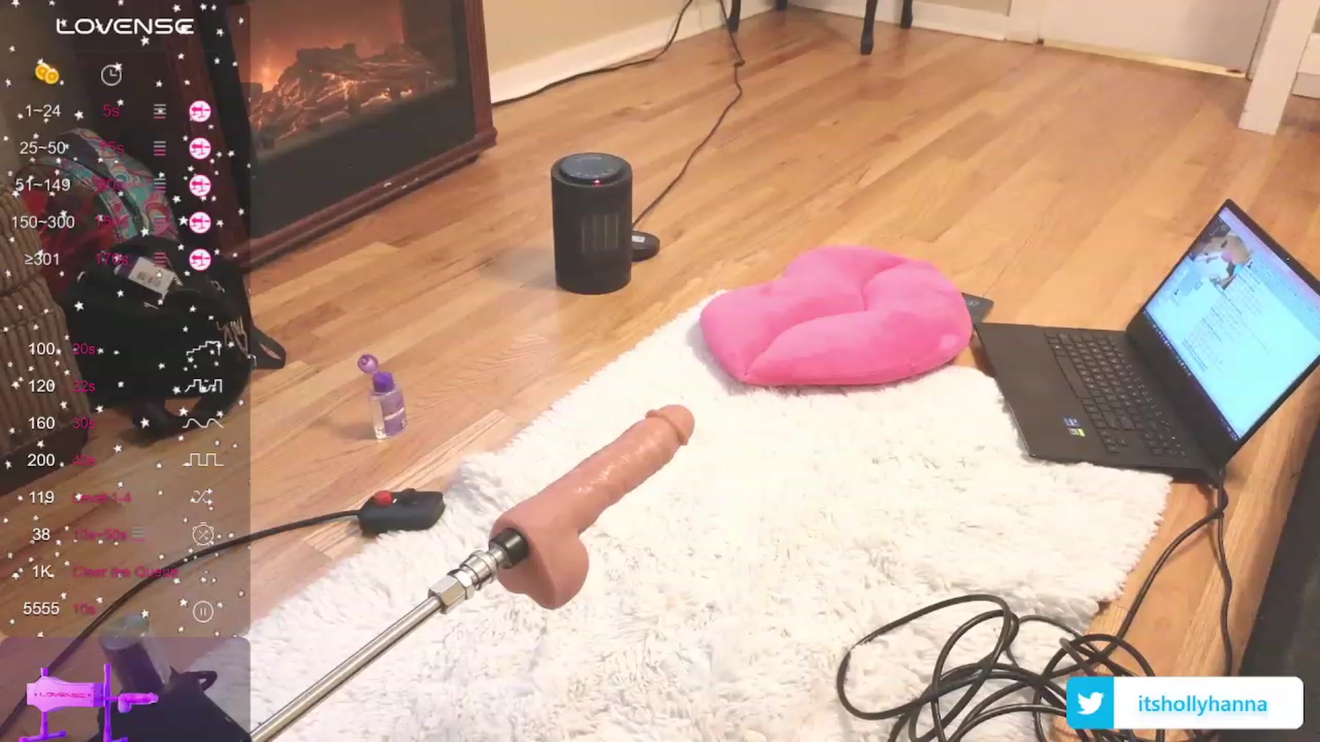 Gallery image thumbnail from HollyHanna's myfreecams stream on, 12/07/2023, 23:02 image 12 of 20