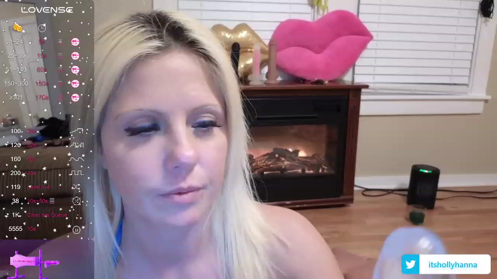 Gallery image thumbnail from HollyHanna's myfreecams stream on, 12/11/2023, 01:34 image 7 of 20