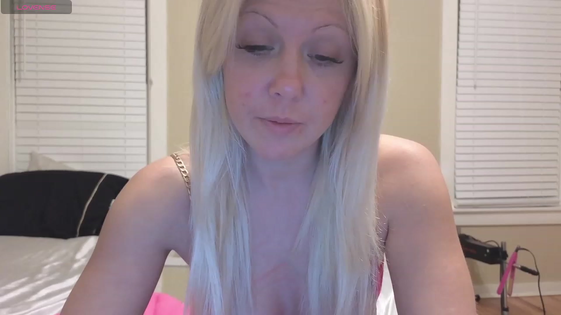 Gallery image thumbnail from HollyHanna's myfreecams stream on, 12/18/2023, 01:56 image 3 of 20