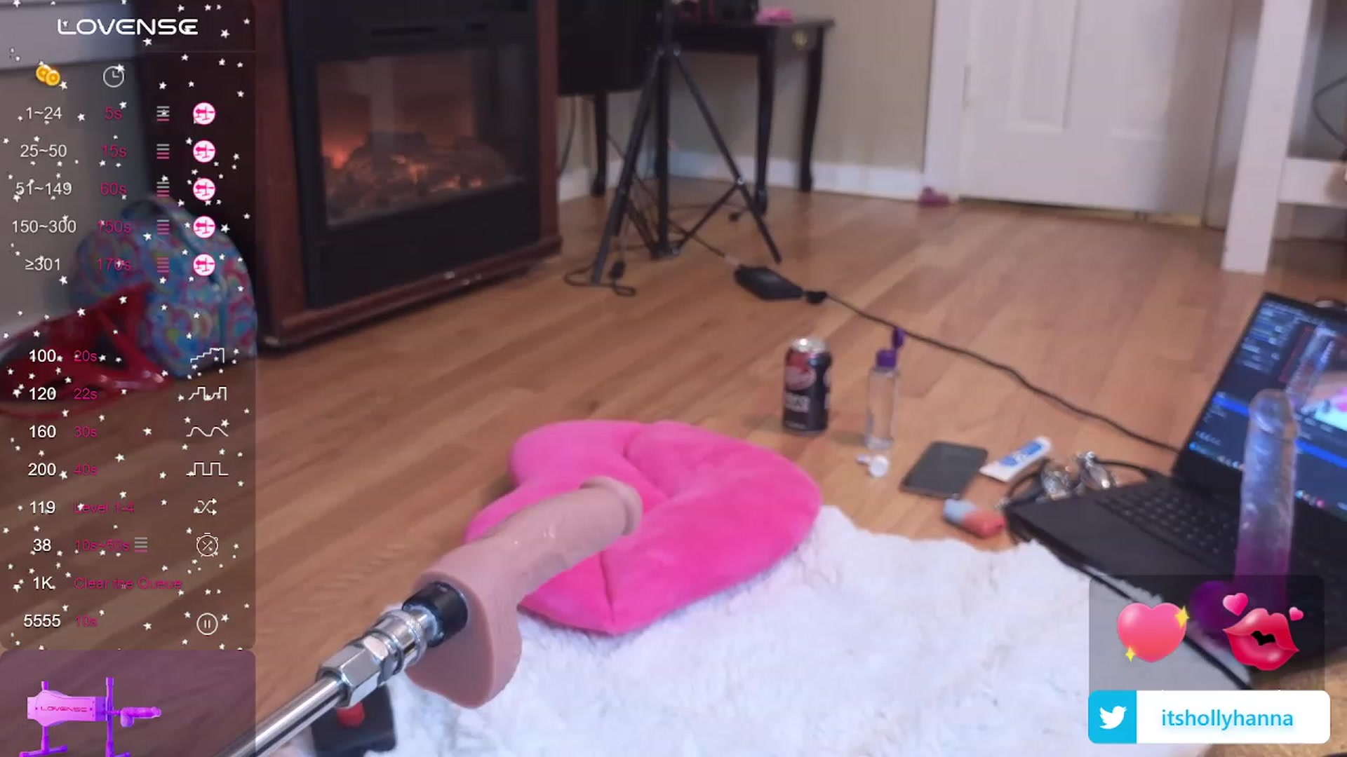 Gallery image thumbnail from HollyHanna's myfreecams stream on, 12/19/2023, 01:31 image 4 of 20