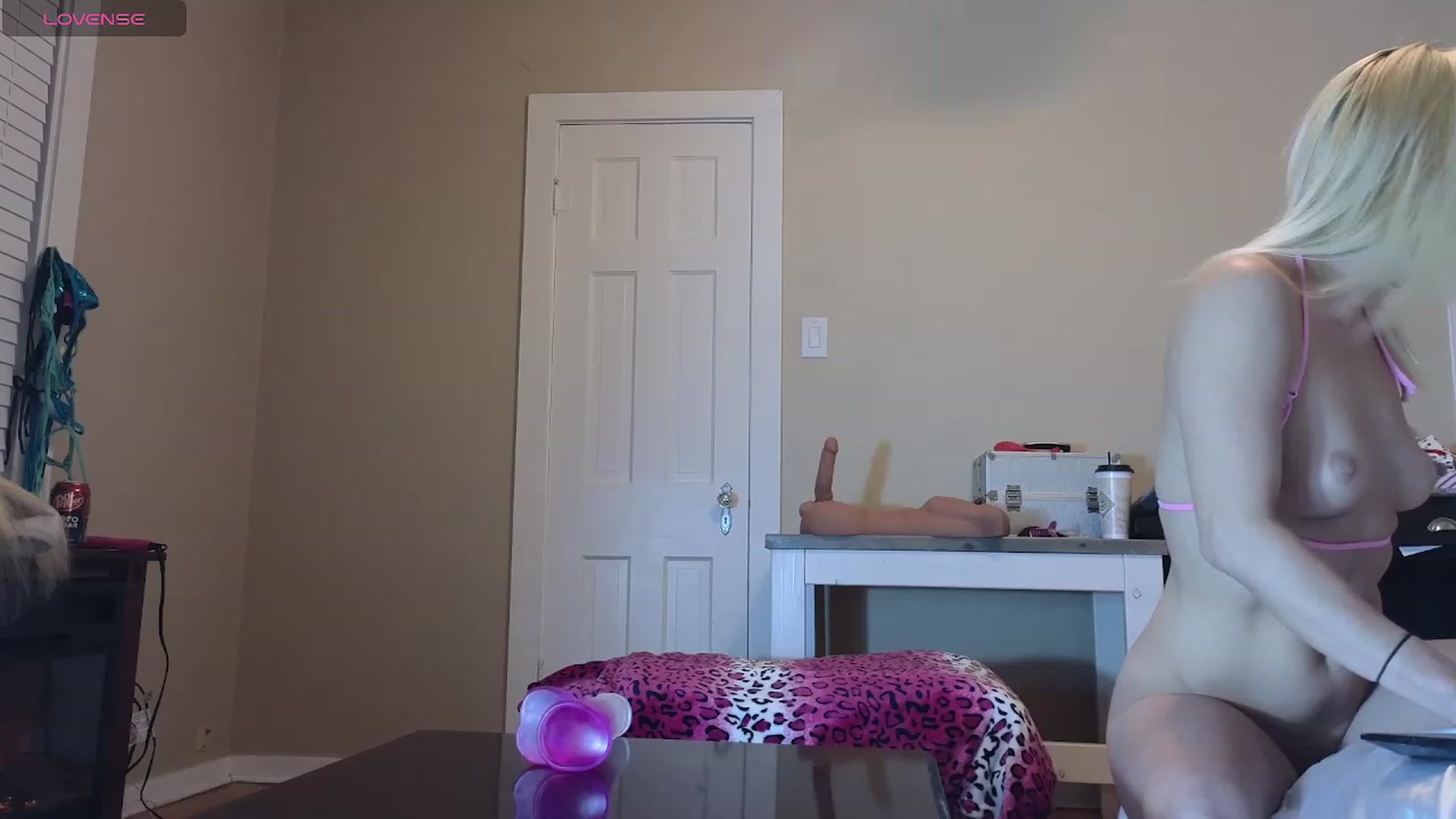 Gallery image thumbnail from HollyHanna's myfreecams stream on, 12/21/2023, 03:22 image 6 of 20