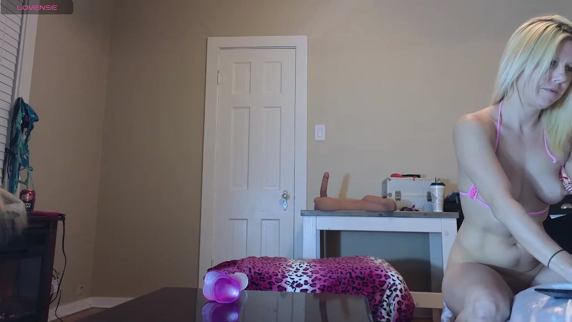 Gallery image thumbnail from HollyHanna's myfreecams stream on, 12/21/2023, 03:22 image 5 of 20