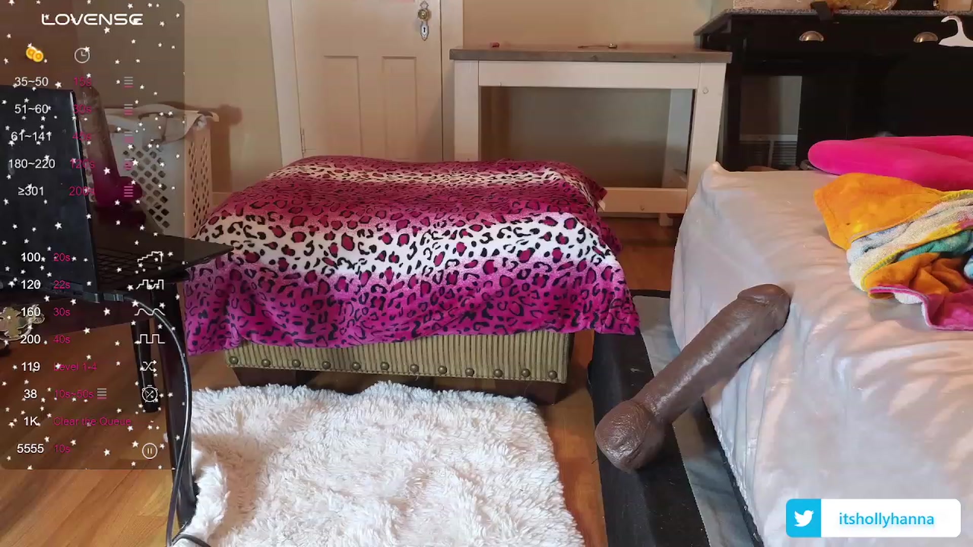 Gallery image thumbnail from HollyHanna's myfreecams stream on, 01/01/2024, 24:06 image 6 of 20