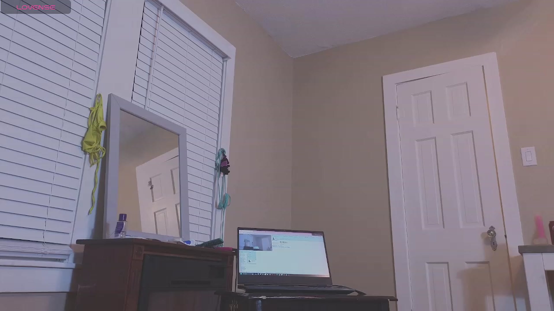 Gallery image thumbnail from HollyHanna's myfreecams stream on, 01/09/2024, 04:54 image 11 of 20