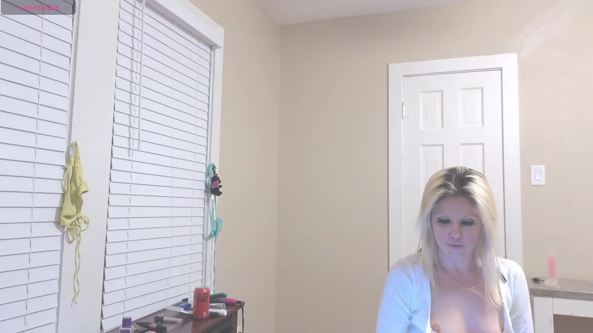 Gallery image thumbnail from HollyHanna's myfreecams stream on, 01/09/2024, 09:09 image 19 of 20