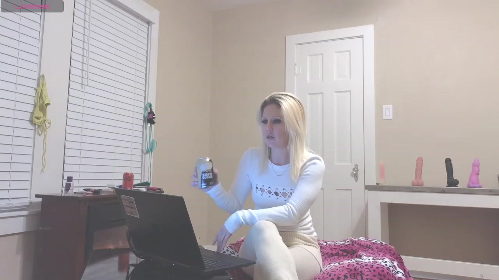 Gallery image thumbnail from HollyHanna's myfreecams stream on, 01/09/2024, 09:09 image 5 of 20