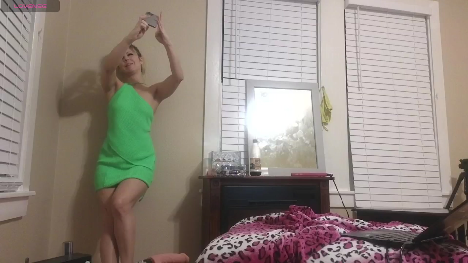Gallery image thumbnail from HollyHanna's myfreecams stream on, 02/16/2024, 08:13 image 3 of 20