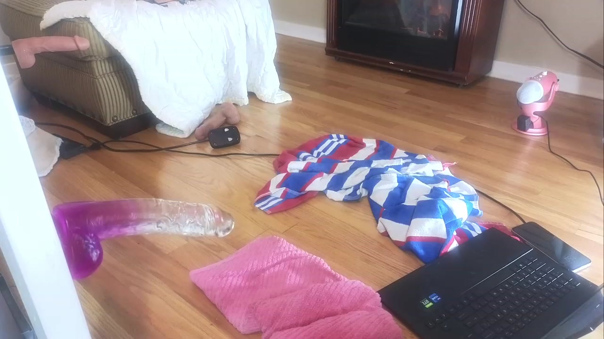 Gallery image thumbnail from HollyHanna's myfreecams stream on, 02/19/2024, 07:57 image 19 of 20