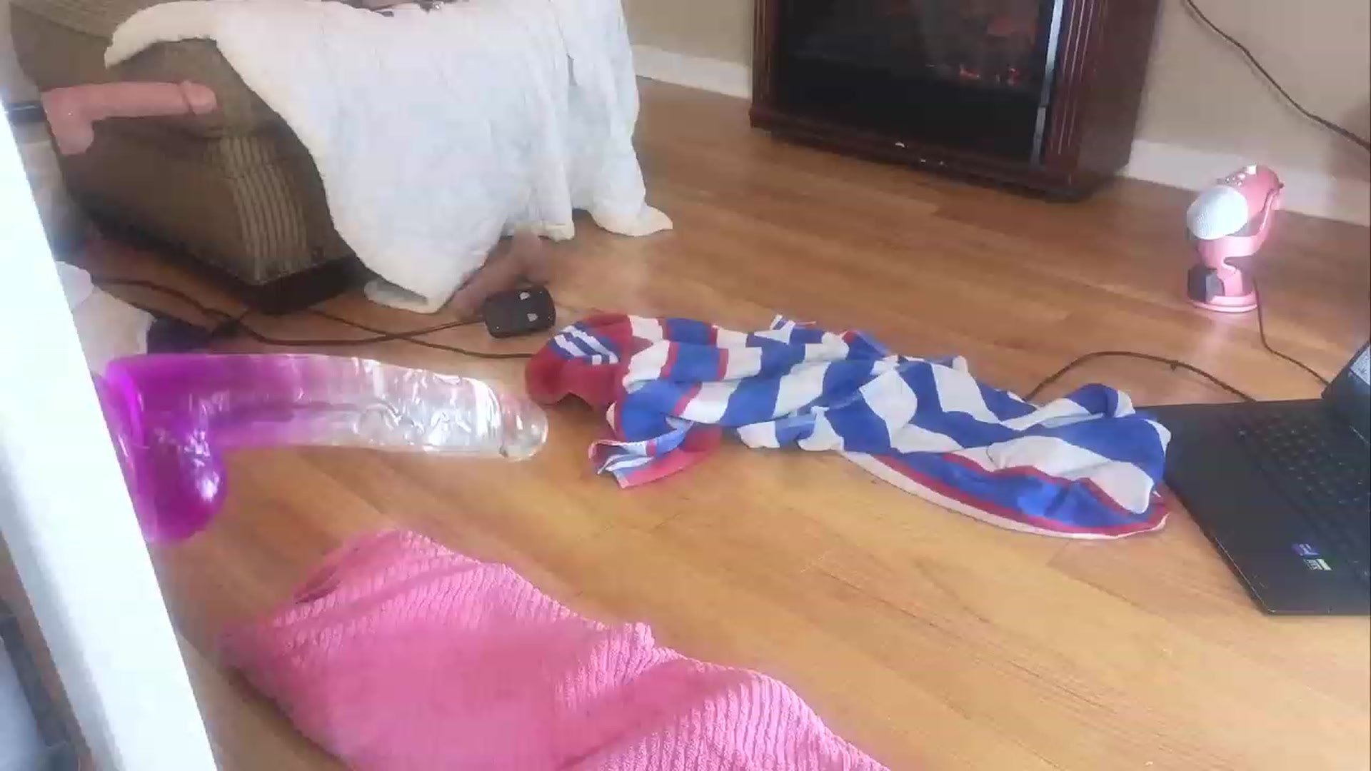 Gallery image thumbnail from HollyHanna's myfreecams stream on, 02/19/2024, 07:57 image 2 of 20