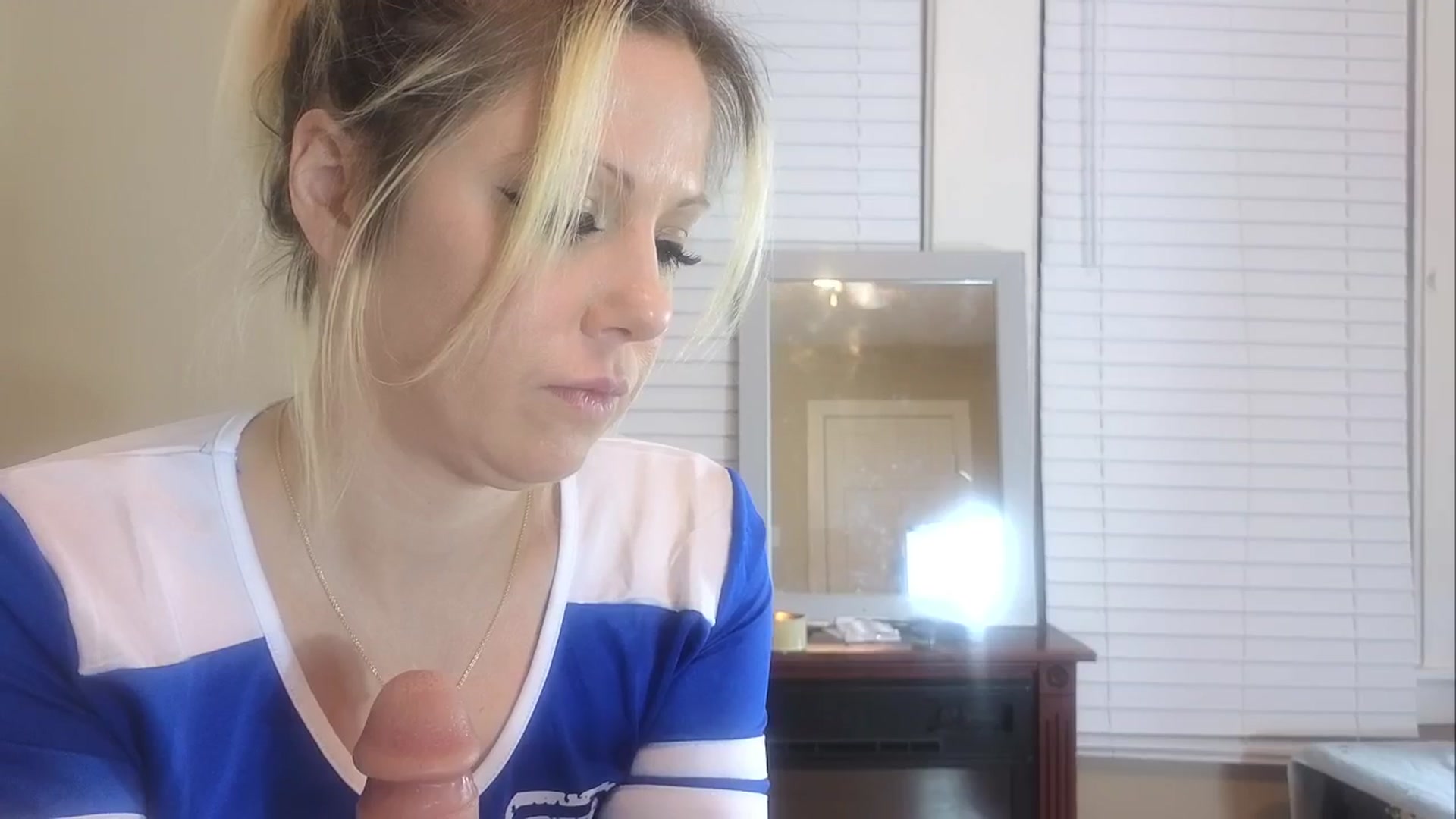Gallery image thumbnail from HollyHanna's myfreecams stream on, 02/21/2024, 03:40 image 9 of 20