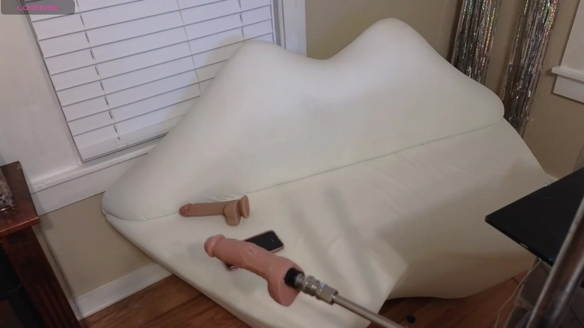 Gallery image thumbnail from HollyHanna's myfreecams stream on, 03/31/2024, 08:10 image 9 of 20