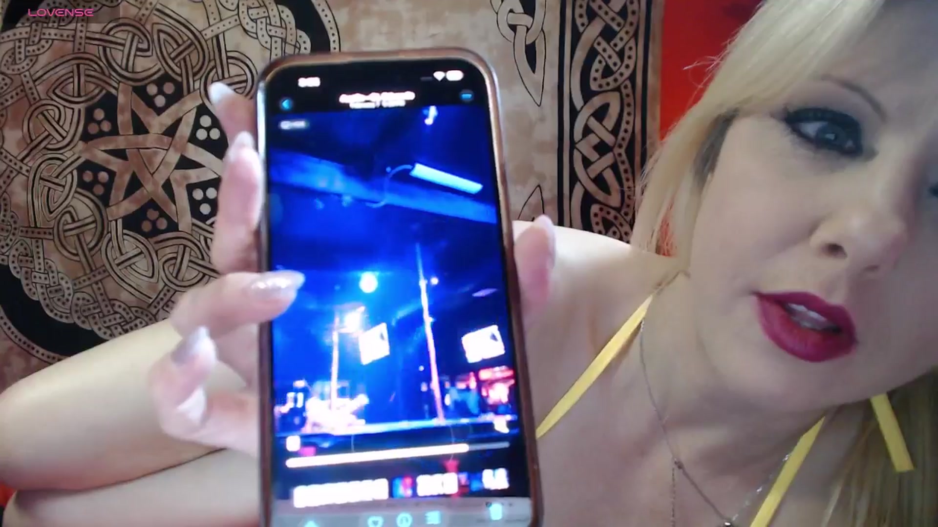 Gallery image thumbnail from HollyHanna's myfreecams stream on, 02/15/2025, 22:28 image 7 of 20