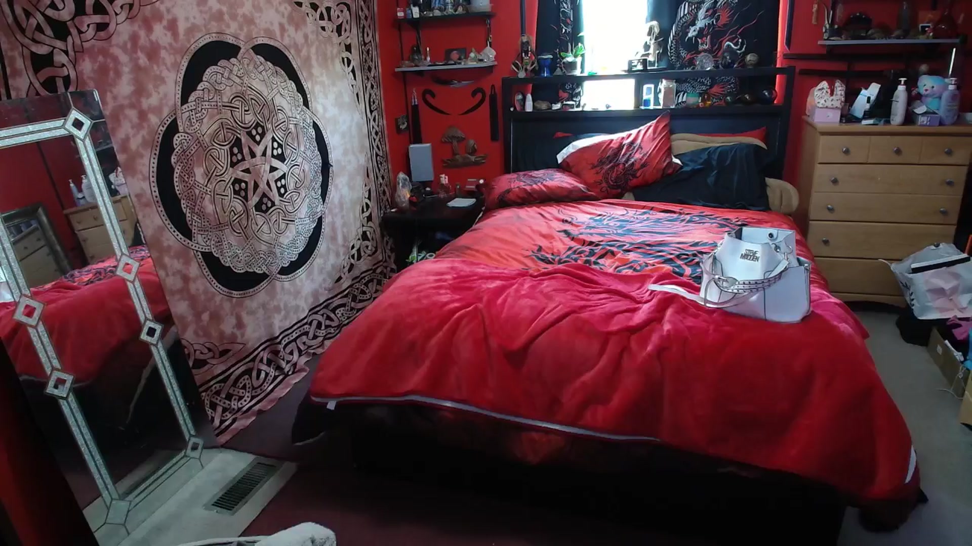 Gallery image thumbnail from HollyHanna's myfreecams stream on, 03/28/2025, 19:14 image 16 of 20