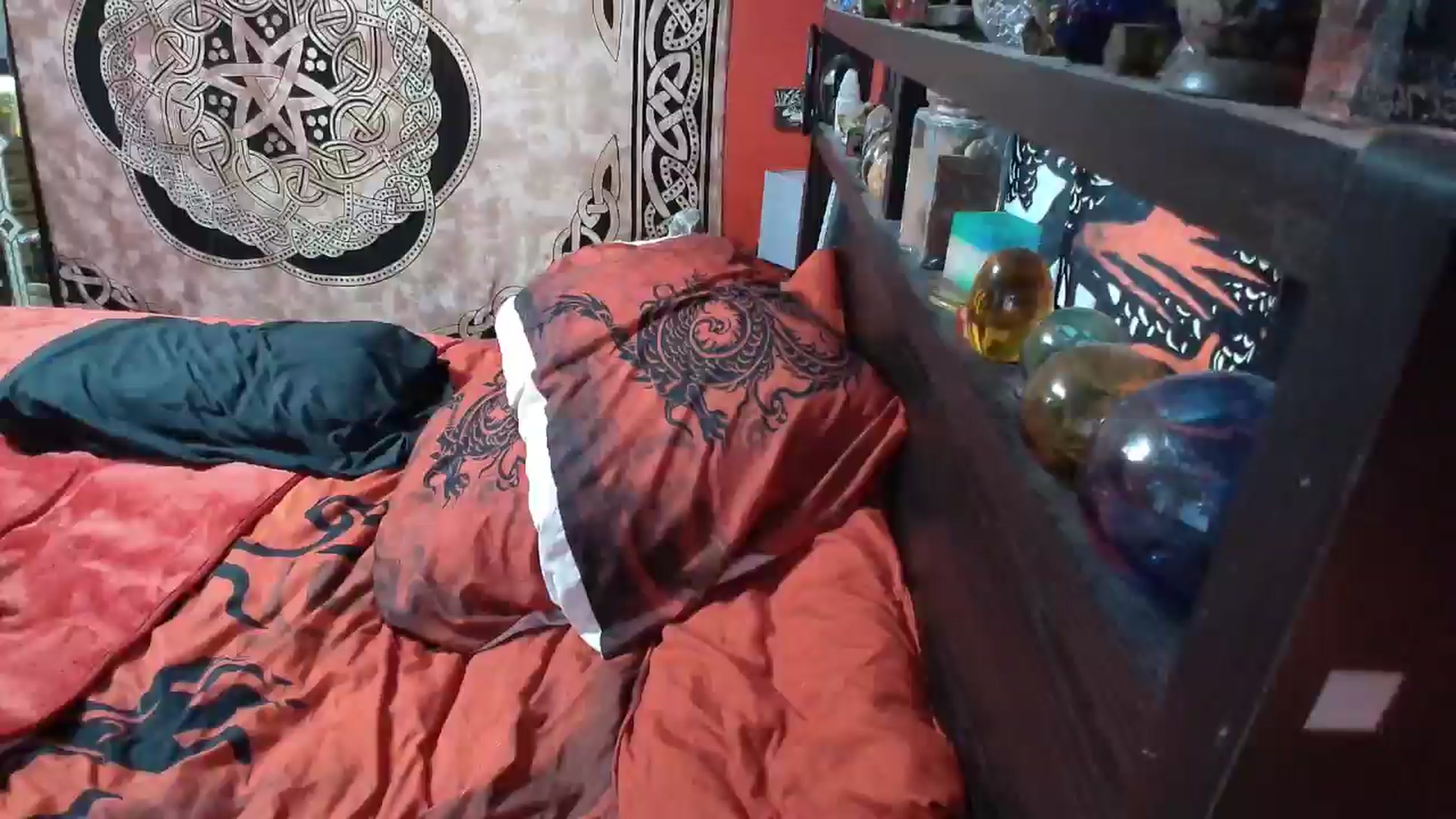 Gallery image thumbnail from HollyHanna's myfreecams stream on, 04/25/2025, 21:47 image 12 of 20