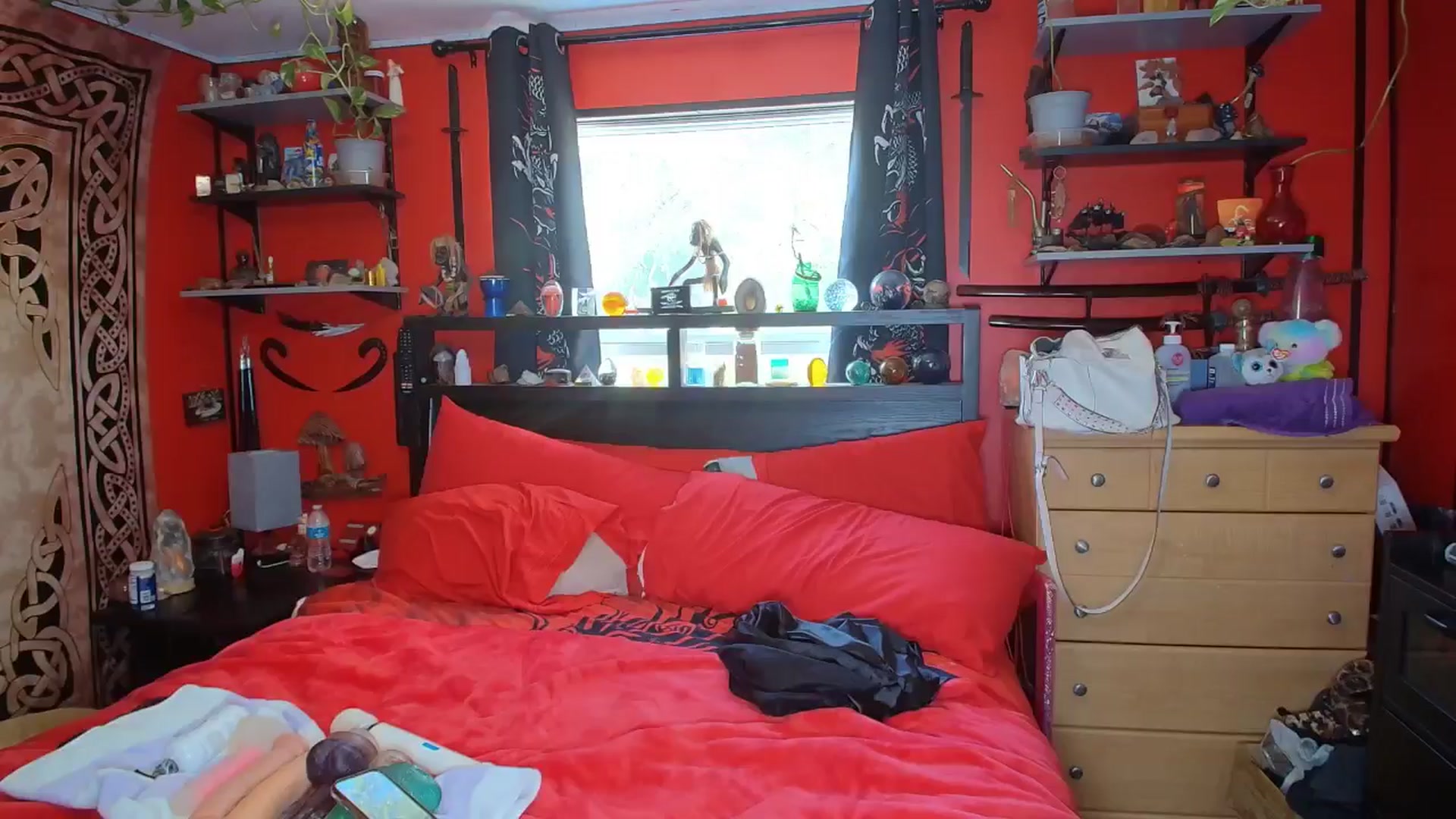 Gallery image thumbnail from HollyHanna's myfreecams stream on, 09/02/2025, 23:19 image 19 of 20