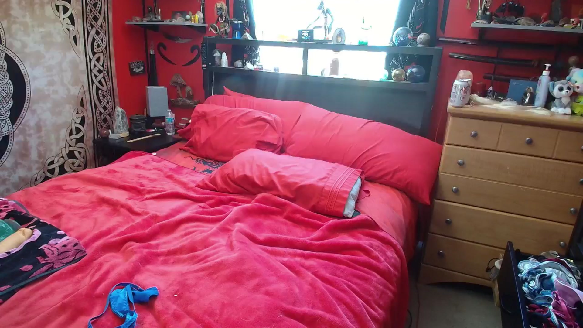 Gallery image thumbnail from HollyHanna's myfreecams stream on, 09/12/2025, 20:21 image 16 of 20