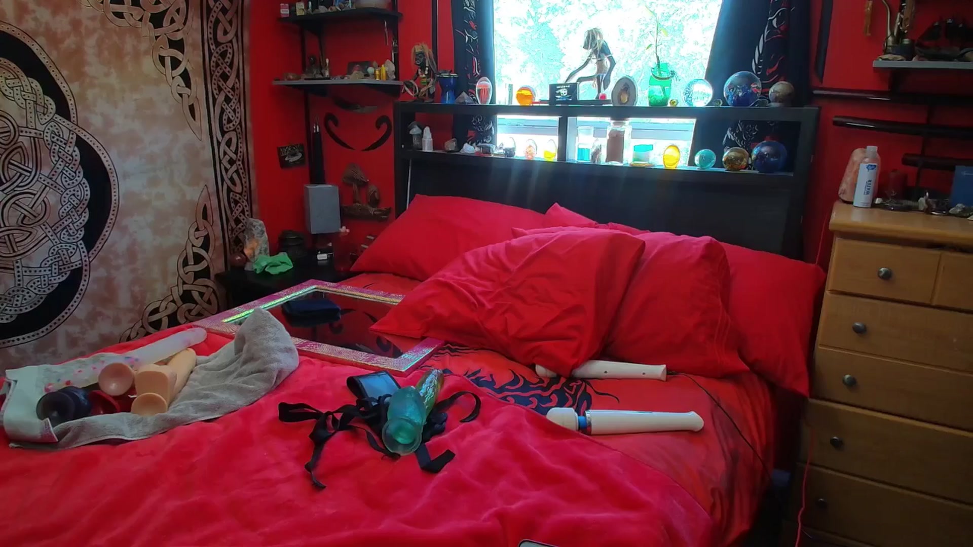 Gallery image thumbnail from HollyHanna's myfreecams stream on, 10/10/2025, 20:44 image 10 of 20