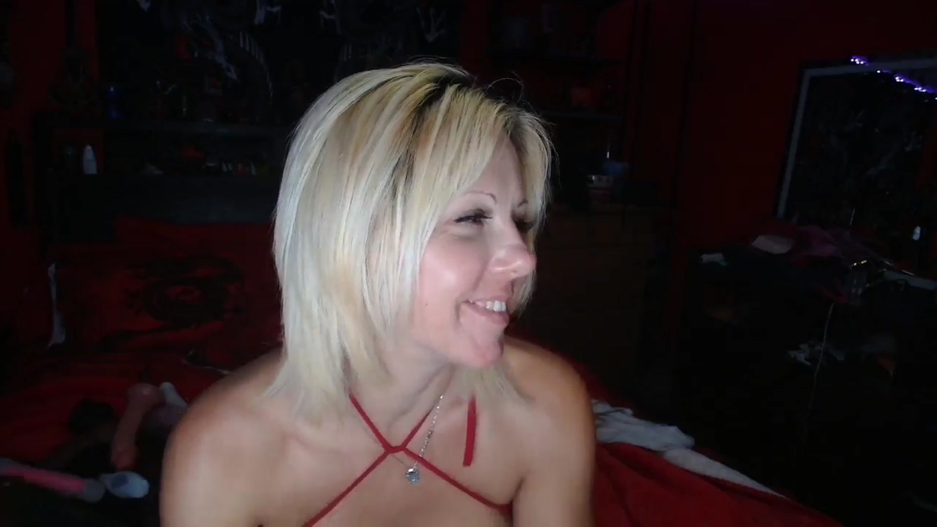 Gallery image thumbnail from HollyHanna's myfreecams stream on, 12/04/2025, 06:43 image 13 of 20