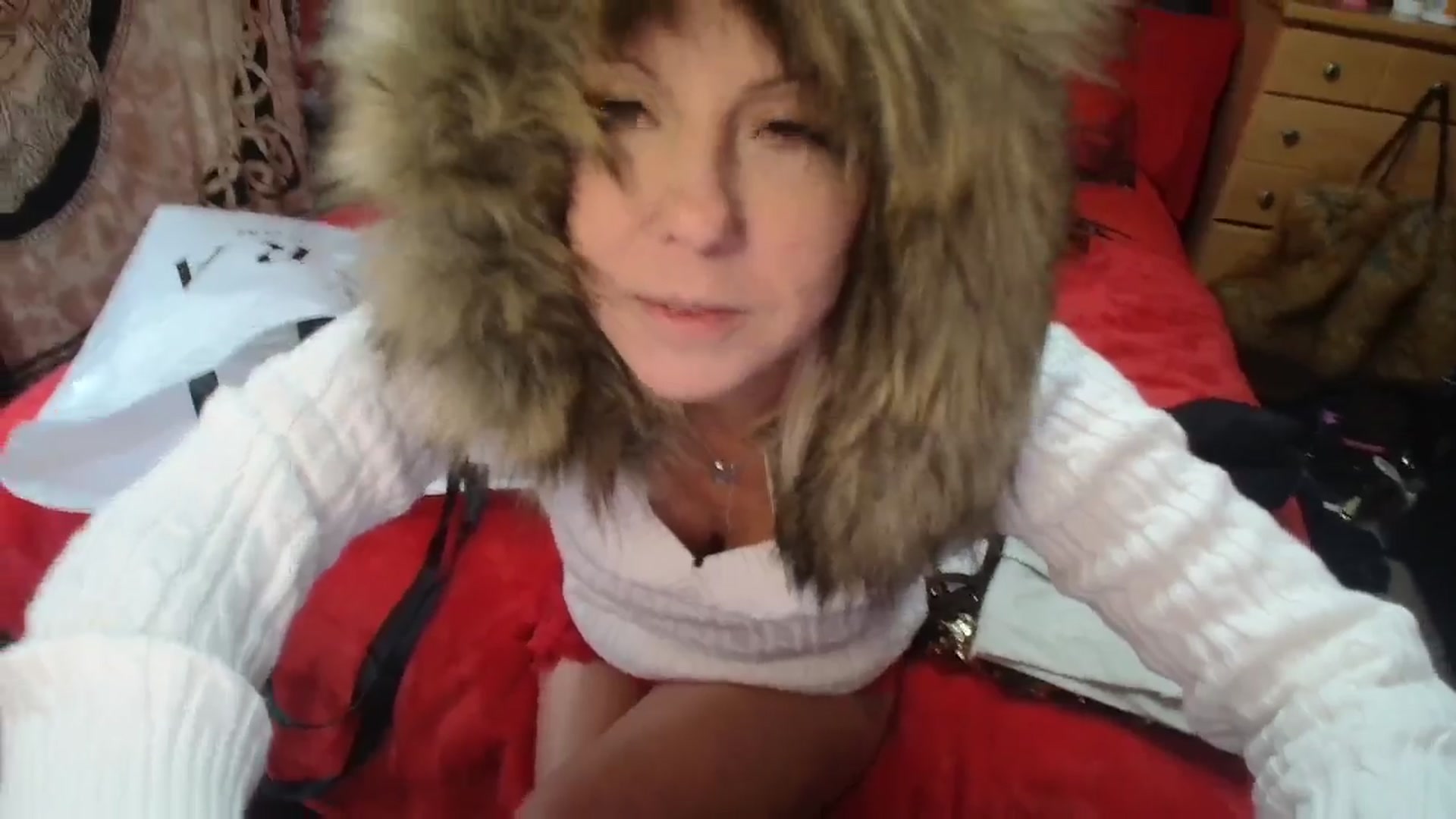 Gallery image thumbnail from HollyHanna's myfreecams stream on, 12/16/2025, 22:44 image 12 of 20