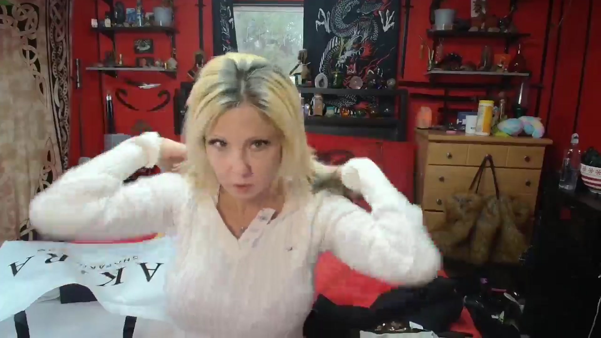 Gallery image thumbnail from HollyHanna's myfreecams stream on, 12/16/2025, 22:44 image 16 of 20
