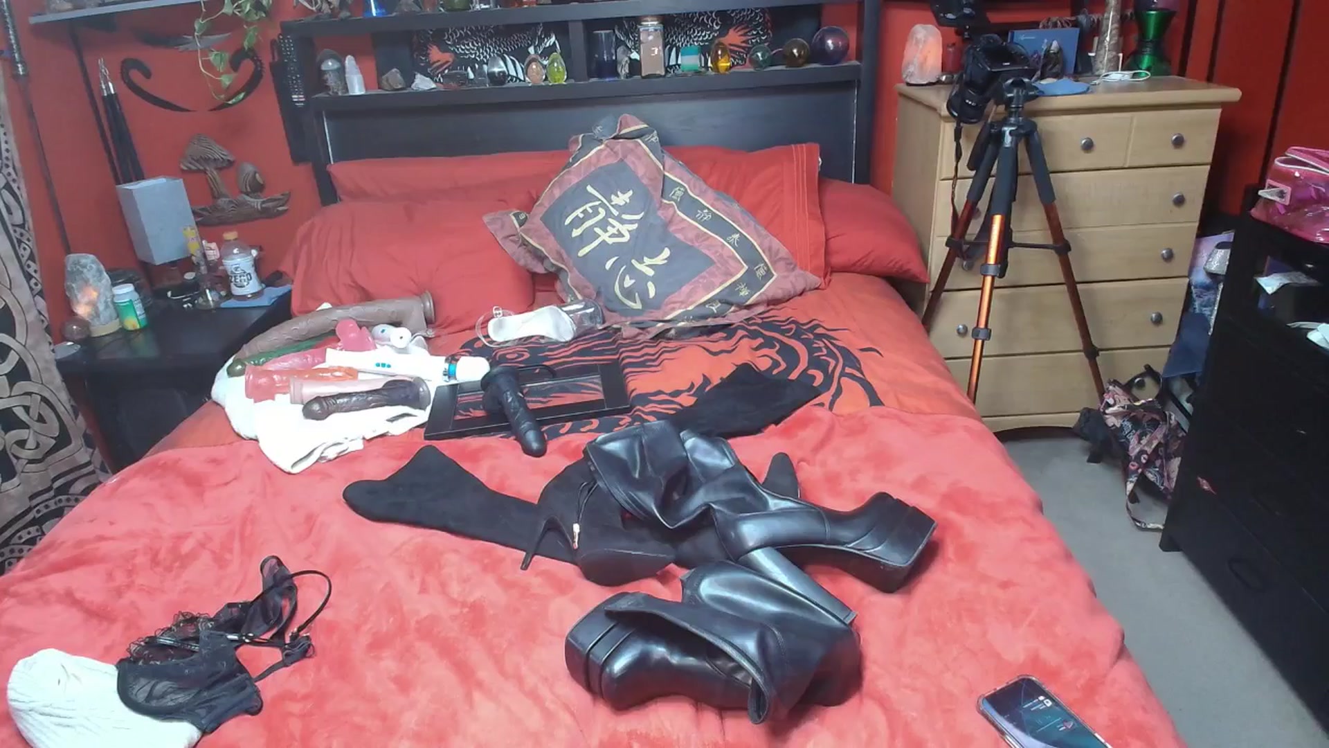 Gallery image thumbnail from HollyHanna's myfreecams stream on, 12/28/2025, 04:40 image 15 of 20