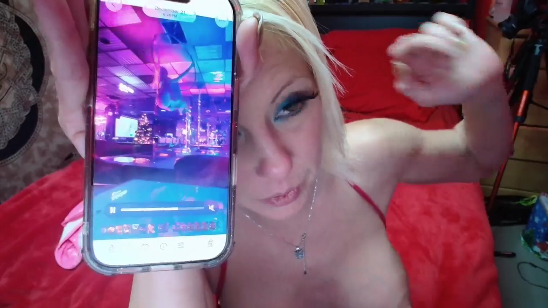 Gallery image thumbnail from HollyHanna's myfreecams stream on, 12/31/2025, 05:38 image 9 of 20