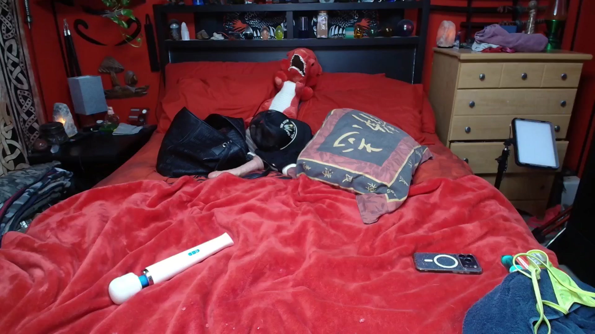 Gallery image thumbnail from HollyHanna's myfreecams stream on, 03/16/2026, 01:55 image 18 of 20