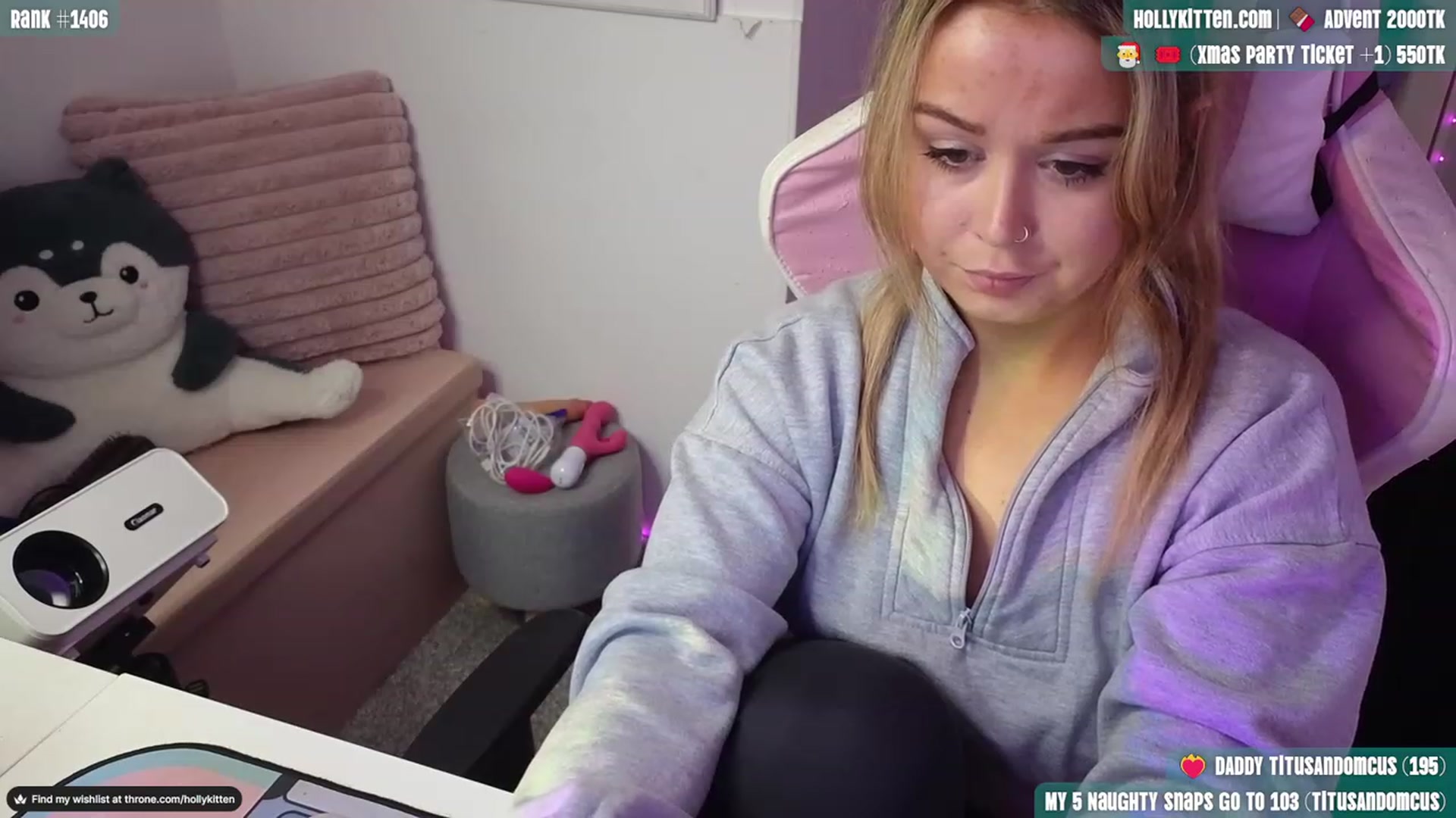 Gallery image thumbnail from HollyKittenn's myfreecams stream on, 11/20/2023, 16:17 image 14 of 20