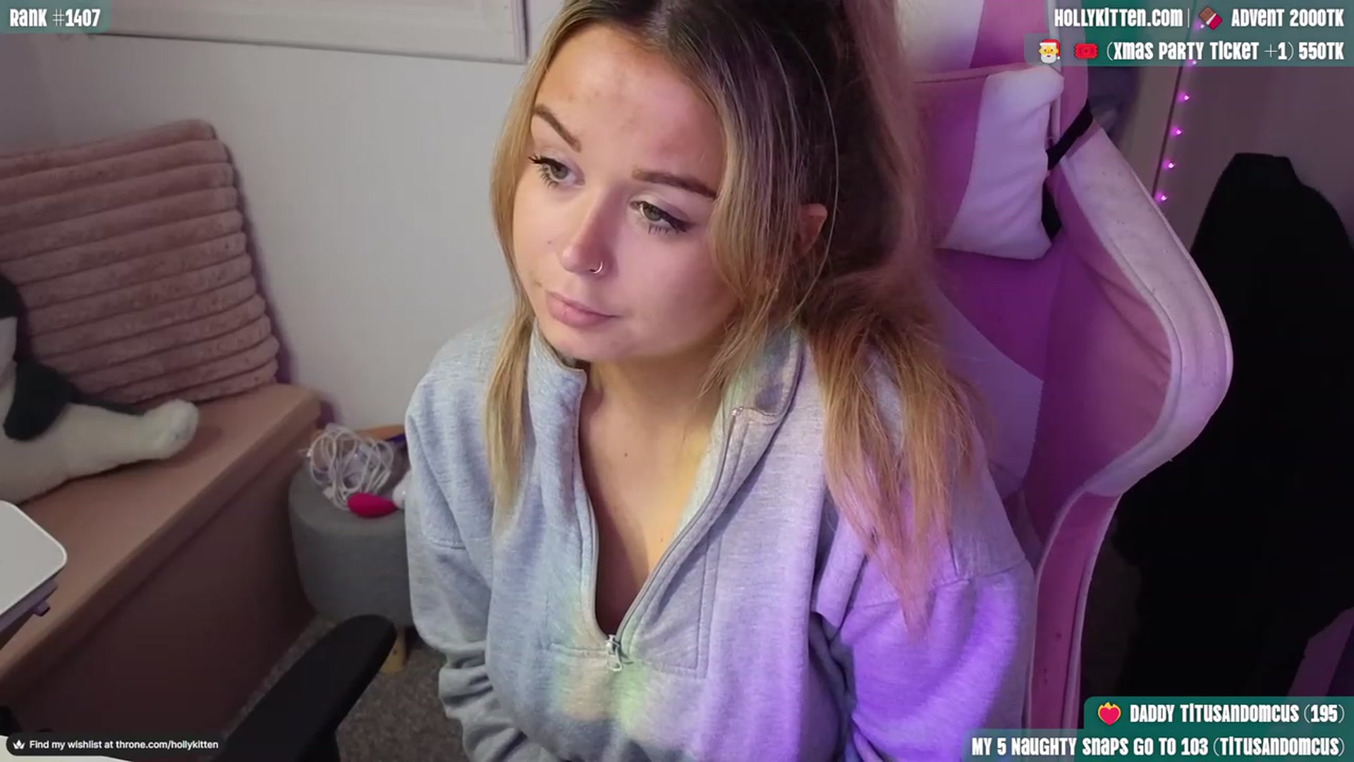 Gallery image thumbnail from HollyKittenn's myfreecams stream on, 11/20/2023, 16:17 image 19 of 20