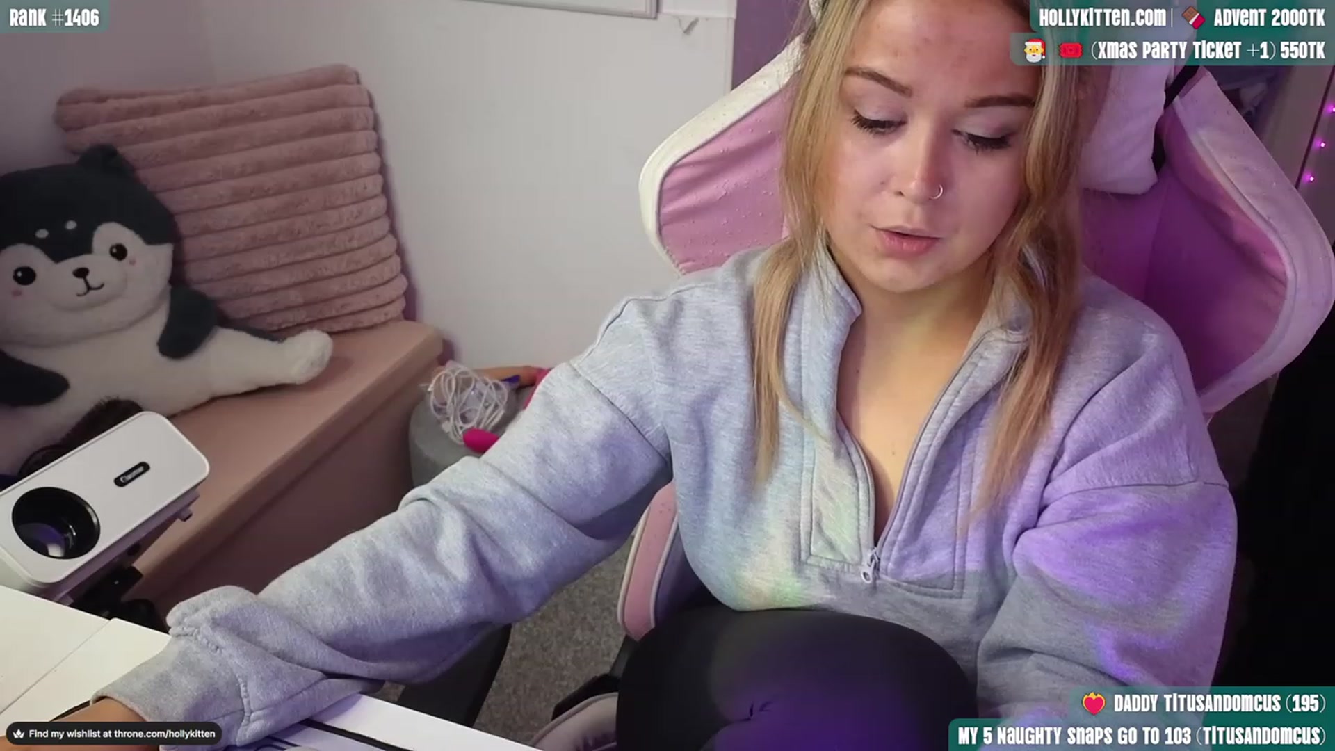 Gallery image thumbnail from HollyKittenn's myfreecams stream on, 11/20/2023, 16:17 image 16 of 20