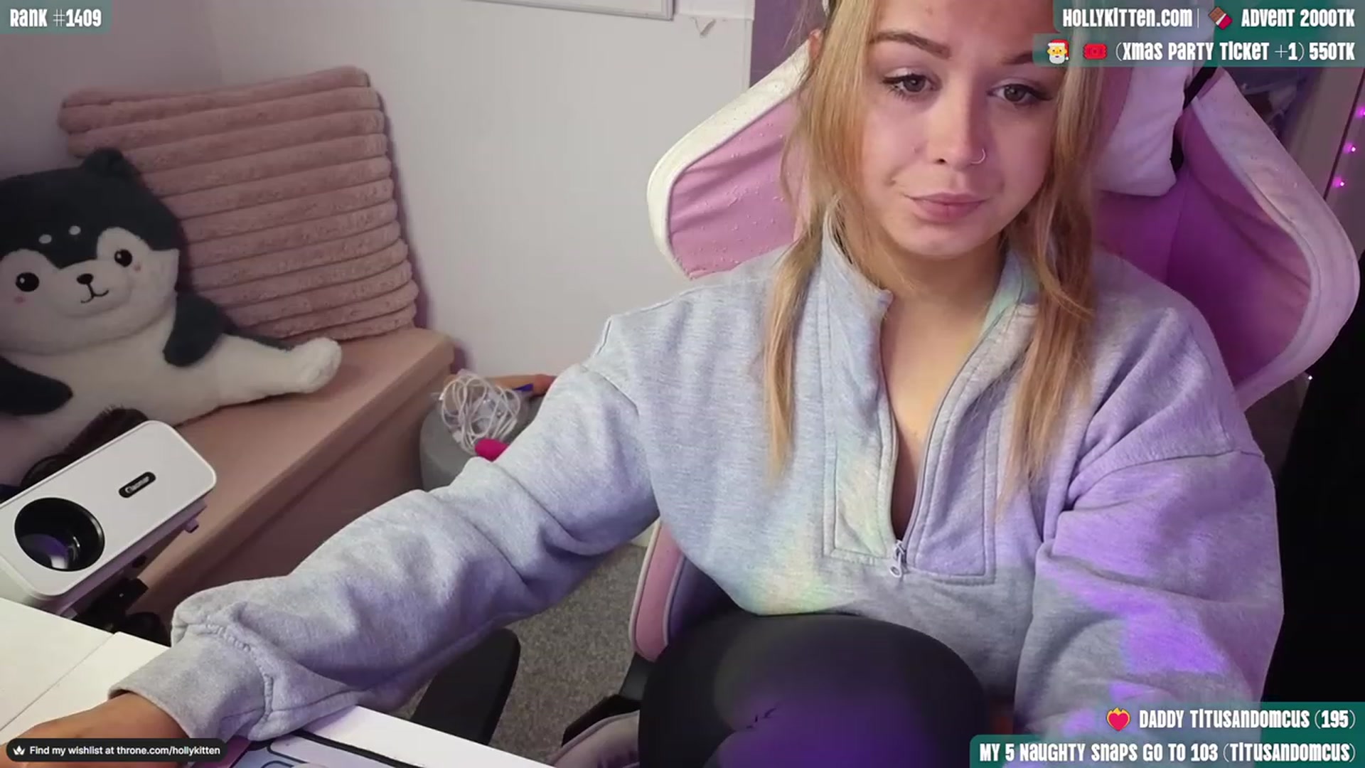 Gallery image thumbnail from HollyKittenn's myfreecams stream on, 11/20/2023, 16:17 image 10 of 20