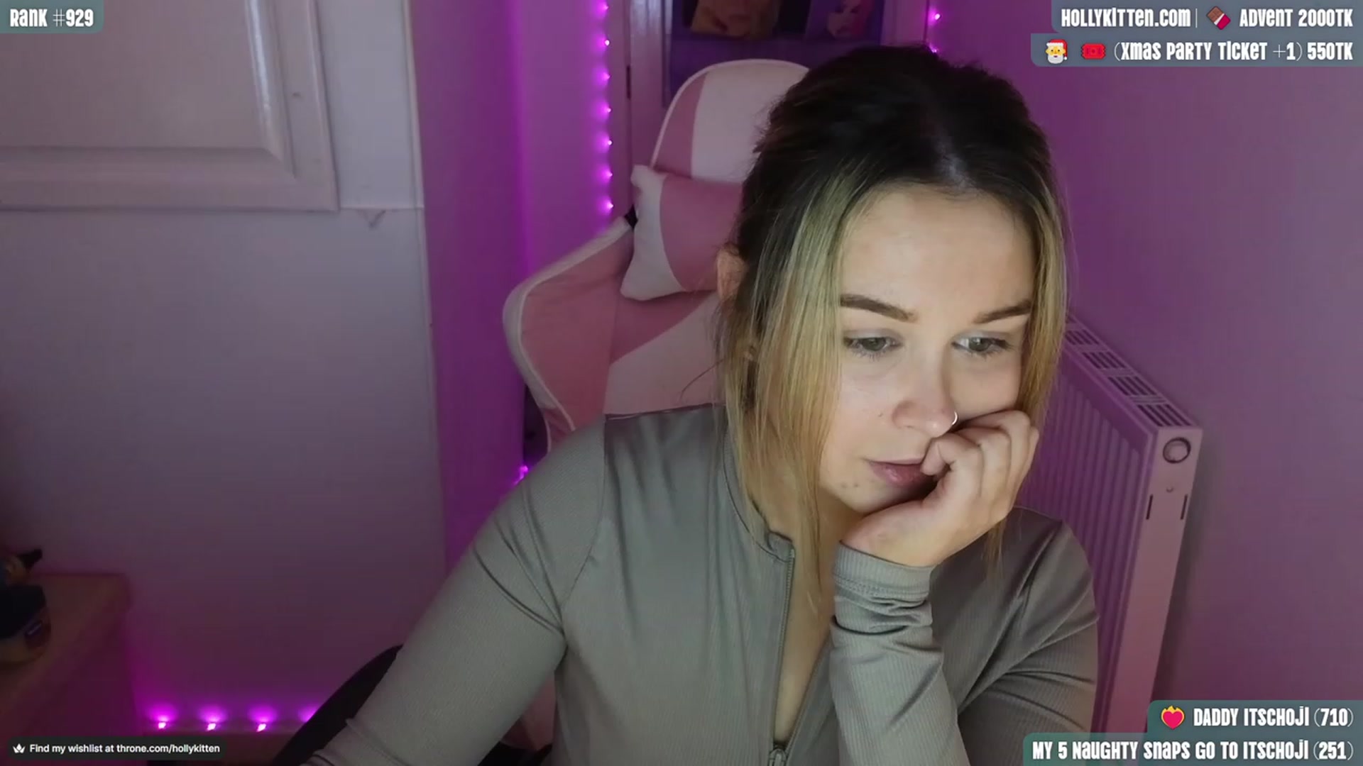 Gallery image thumbnail from HollyKittenn's myfreecams stream on, 11/24/2023, 17:02 image 17 of 20