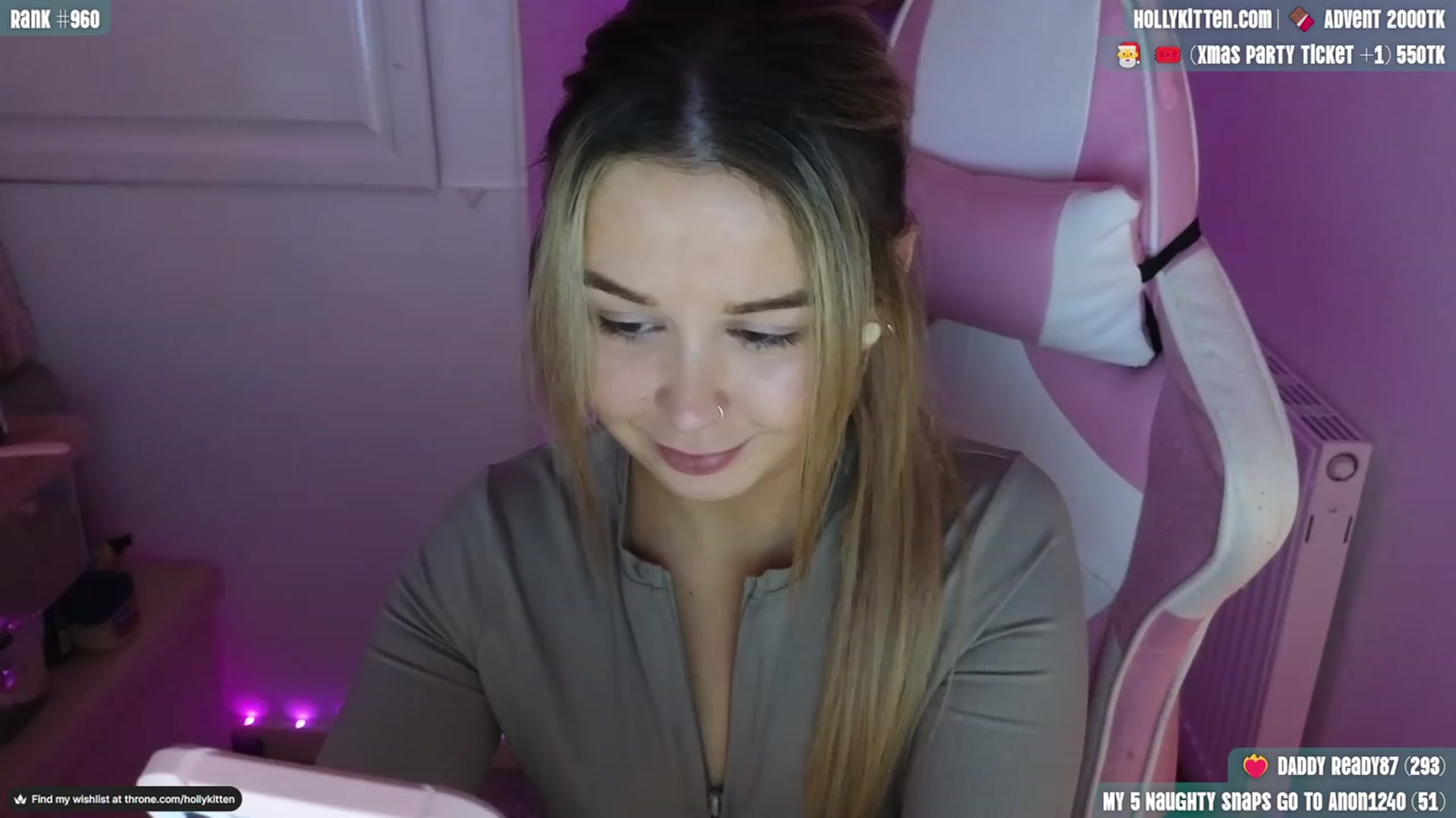 Gallery image thumbnail from HollyKittenn's myfreecams stream on, 11/24/2023, 17:02 image 6 of 20