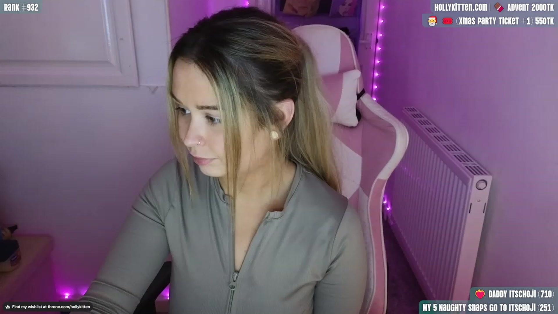 Gallery image thumbnail from HollyKittenn's myfreecams stream on, 11/24/2023, 17:02 image 16 of 20