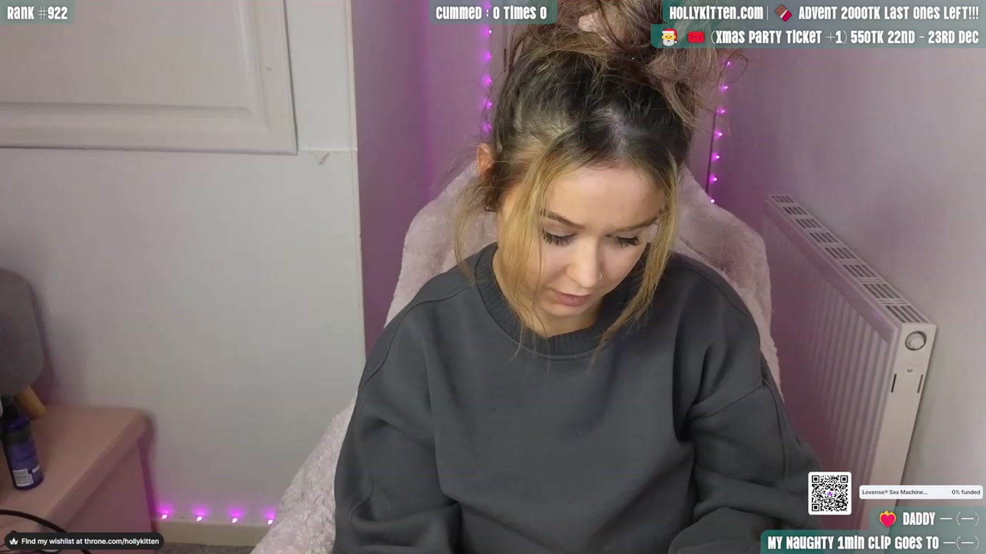 Gallery image thumbnail from HollyKittenn's myfreecams stream on, 11/27/2023, 16:00 image 12 of 20
