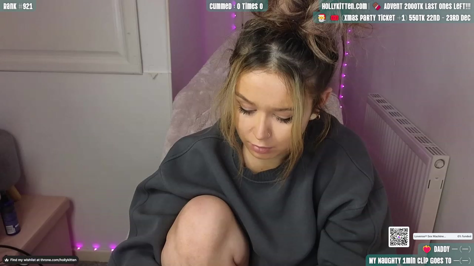 Gallery image thumbnail from HollyKittenn's myfreecams stream on, 11/27/2023, 16:00 image 4 of 20