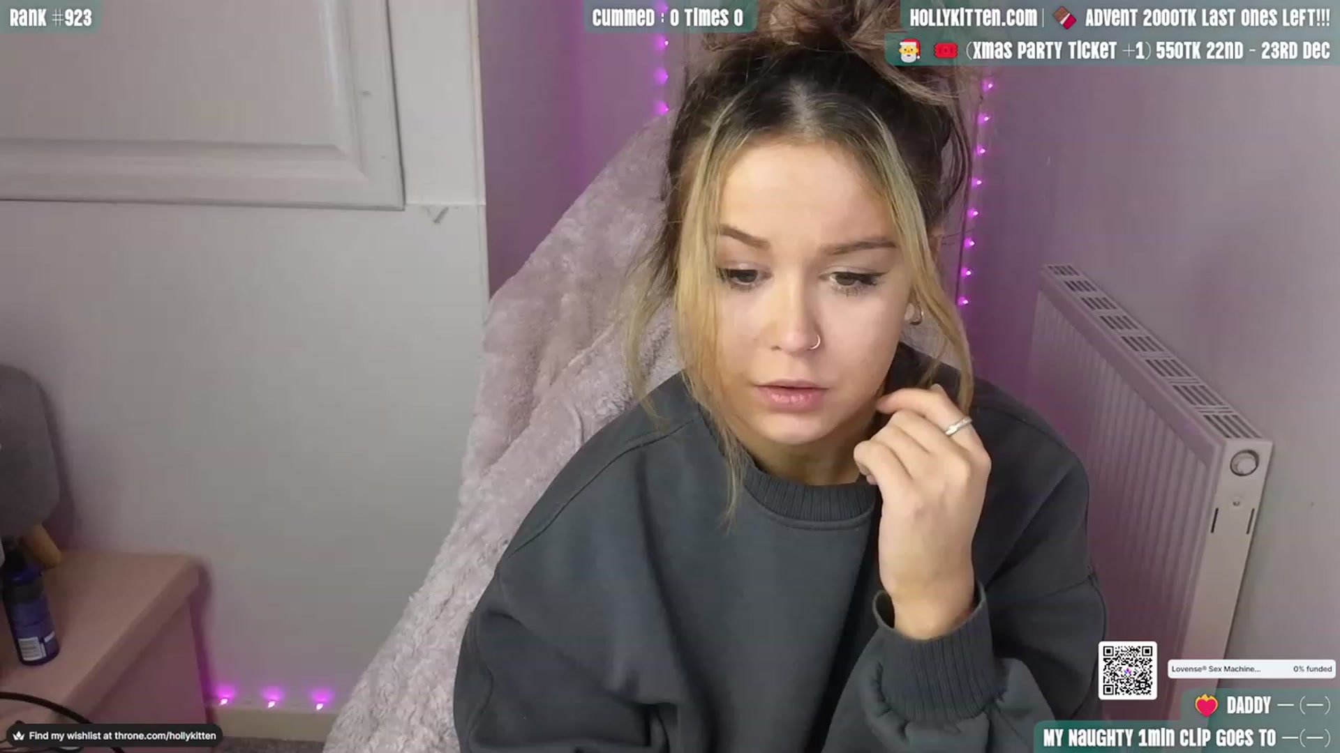 Gallery image thumbnail from HollyKittenn's myfreecams stream on, 11/27/2023, 16:00 image 13 of 20