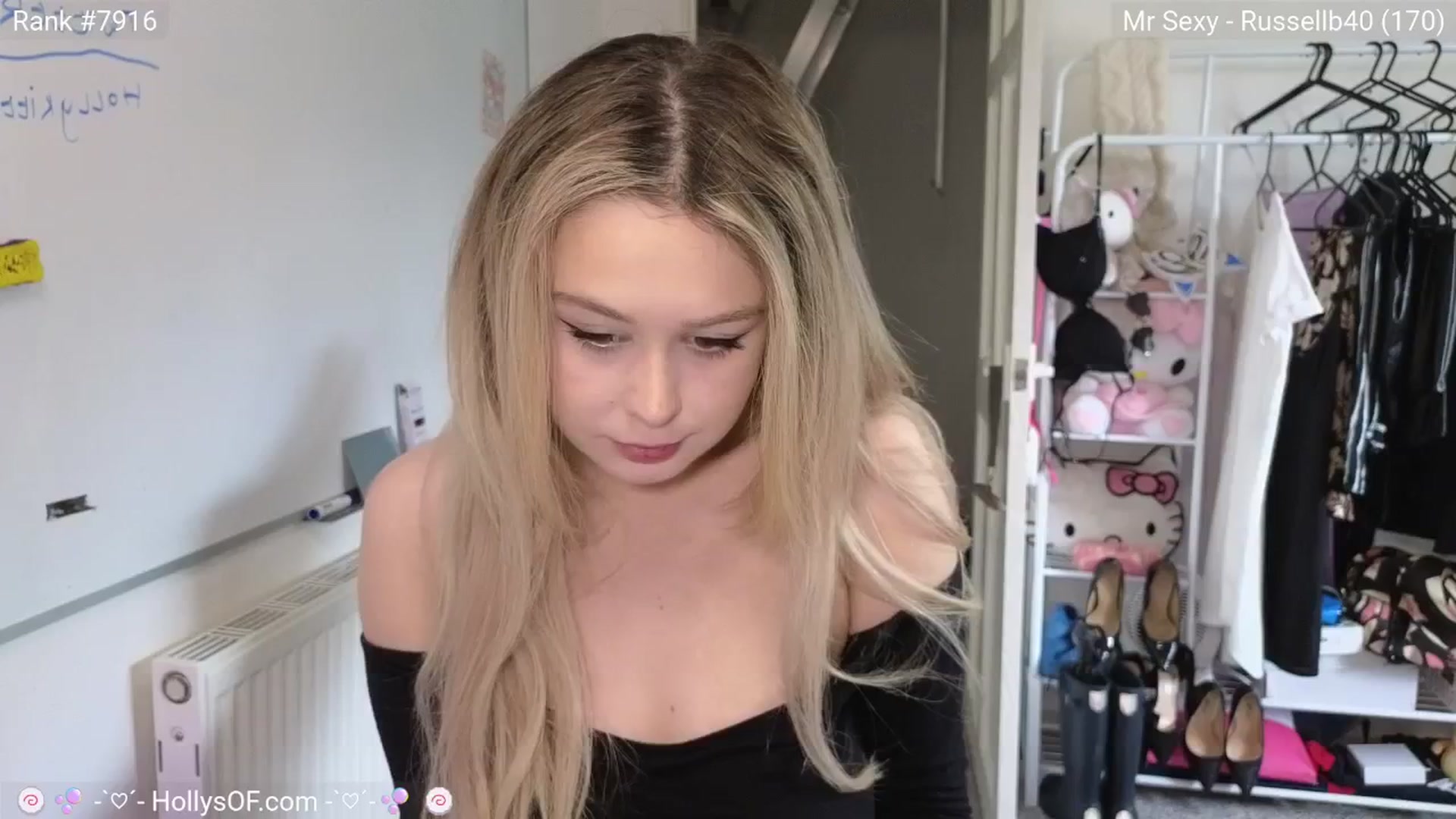 Gallery image thumbnail from HollyKittenn's myfreecams stream on, 05/20/2024, 13:27 image 18 of 20