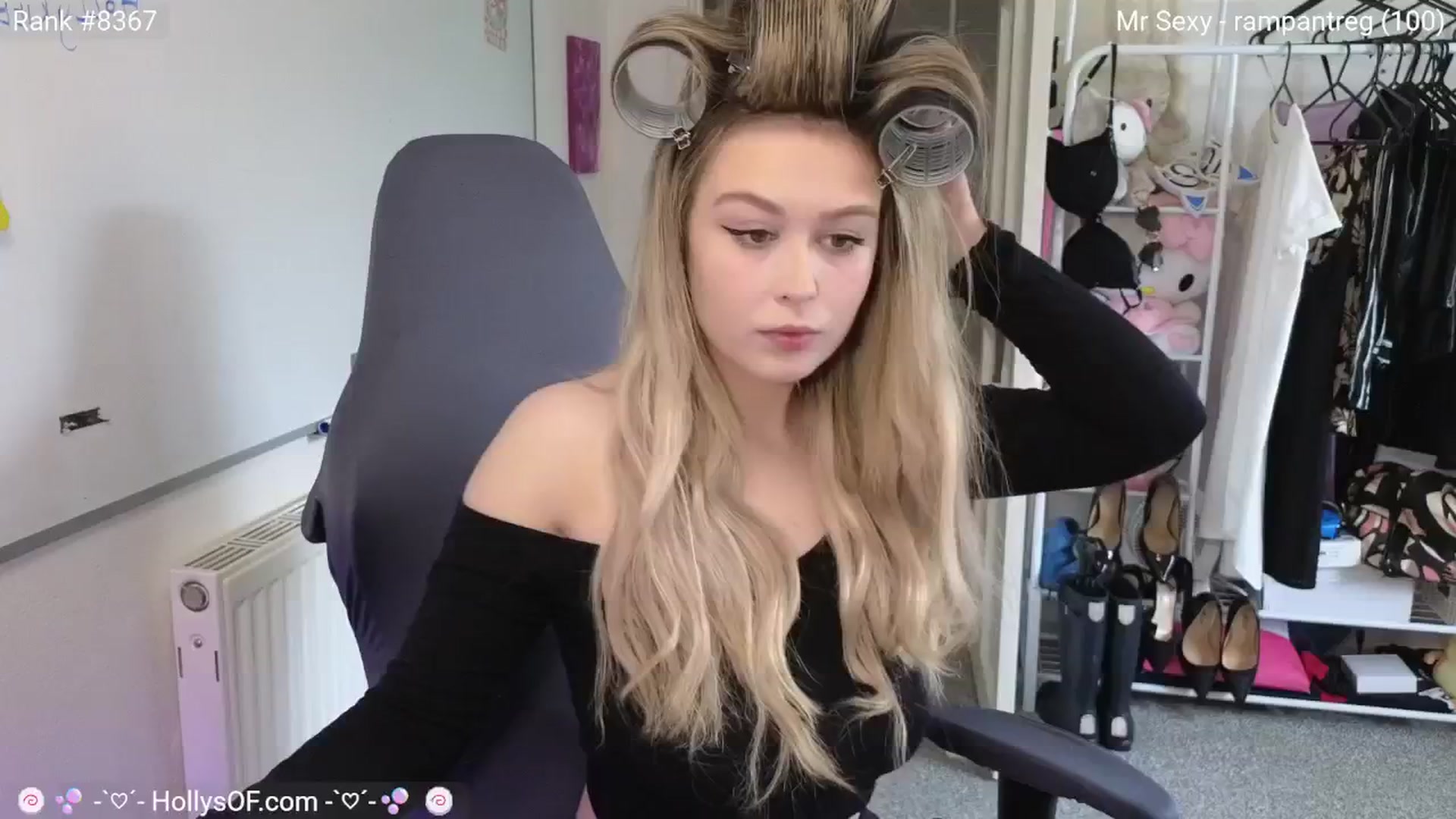 Gallery image thumbnail from HollyKittenn's myfreecams stream on, 05/20/2024, 13:27 image 3 of 20