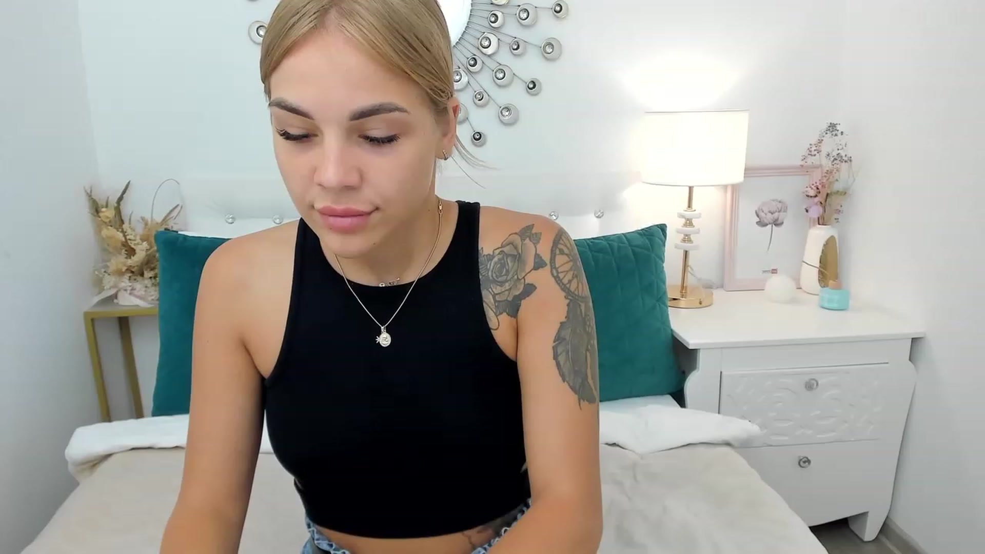 Gallery image thumbnail from HollyMay's myfreecams stream on, 08/07/2023, 14:20 image 4 of 20