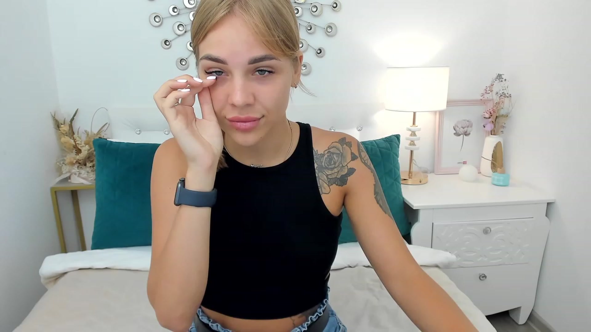Gallery image thumbnail from HollyMay's myfreecams stream on, 08/07/2023, 14:20 image 2 of 20