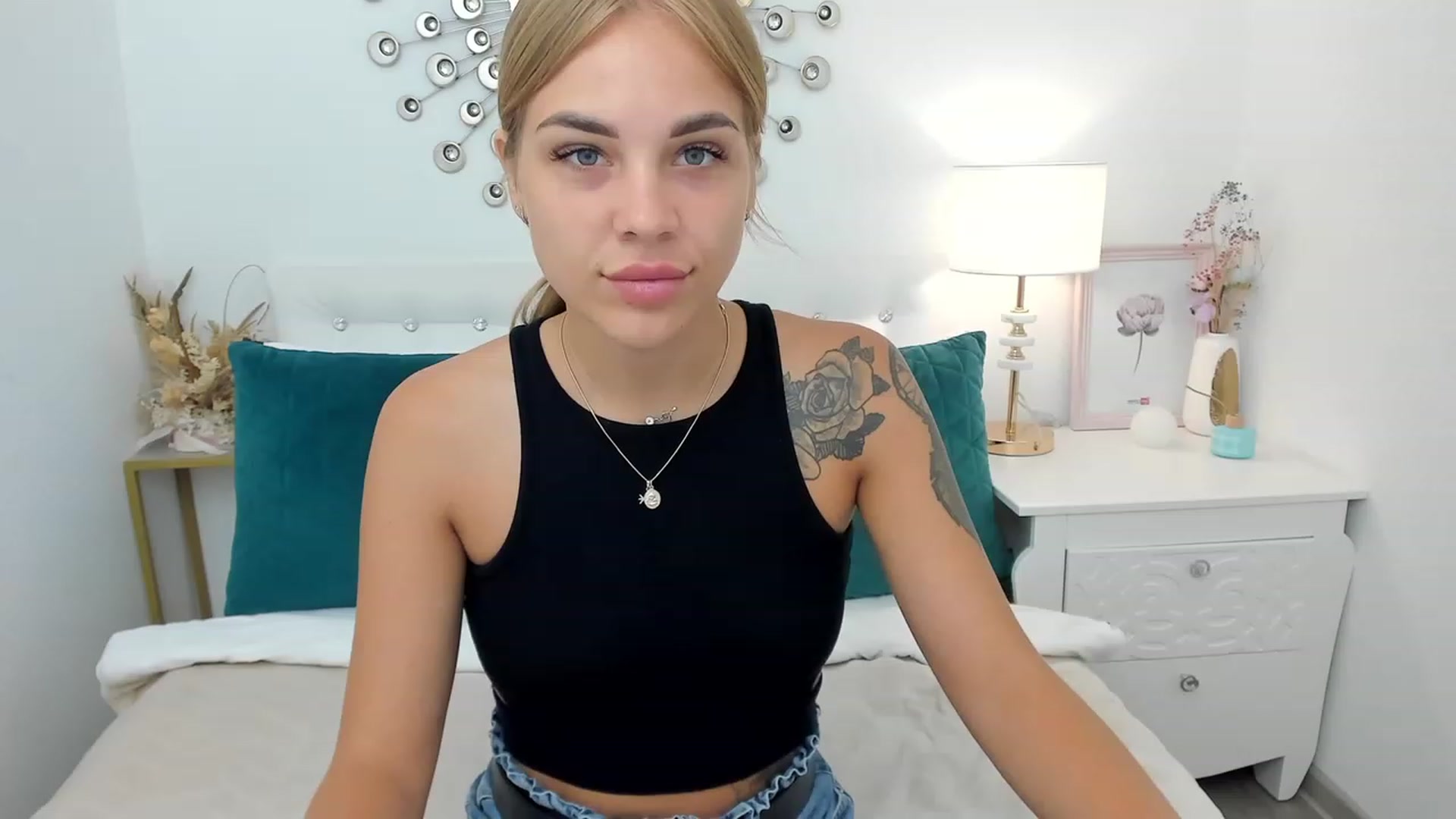 Gallery image thumbnail from HollyMay's myfreecams stream on, 08/07/2023, 14:20 image 5 of 20