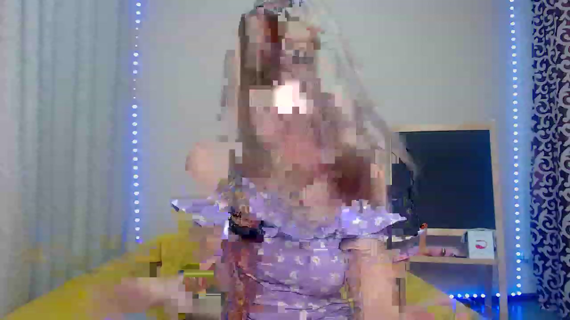 Gallery image thumbnail from HollyMich's myfreecams stream on, 11/29/2022, 05:03 image 15 of 20