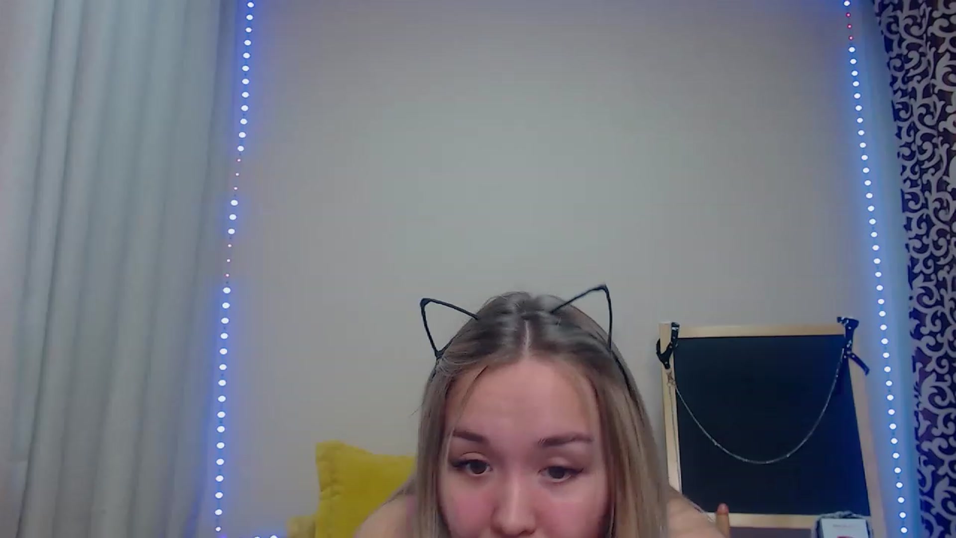 Gallery image thumbnail from HollyMich's myfreecams stream on, 12/10/2022, 09:11 image 14 of 20